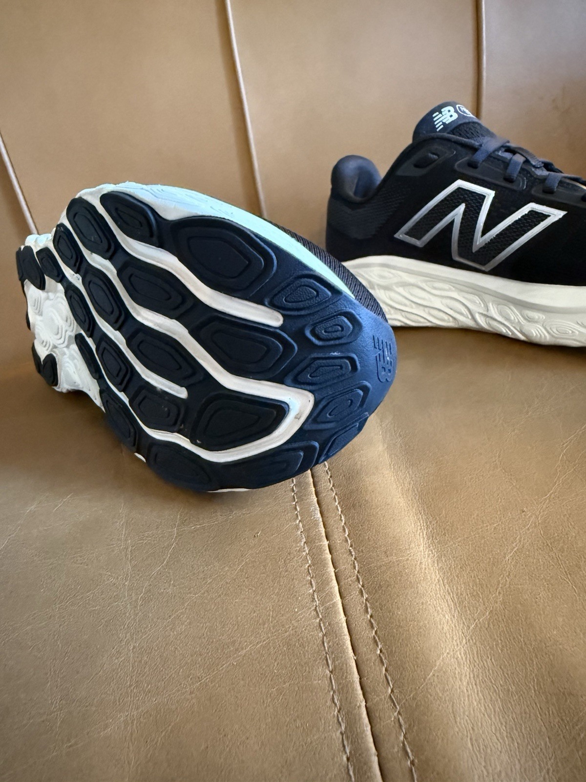 RARE New Balance Fresh Foam 880 – Excellent – Women’s Size 10, Men’s Size 8.5