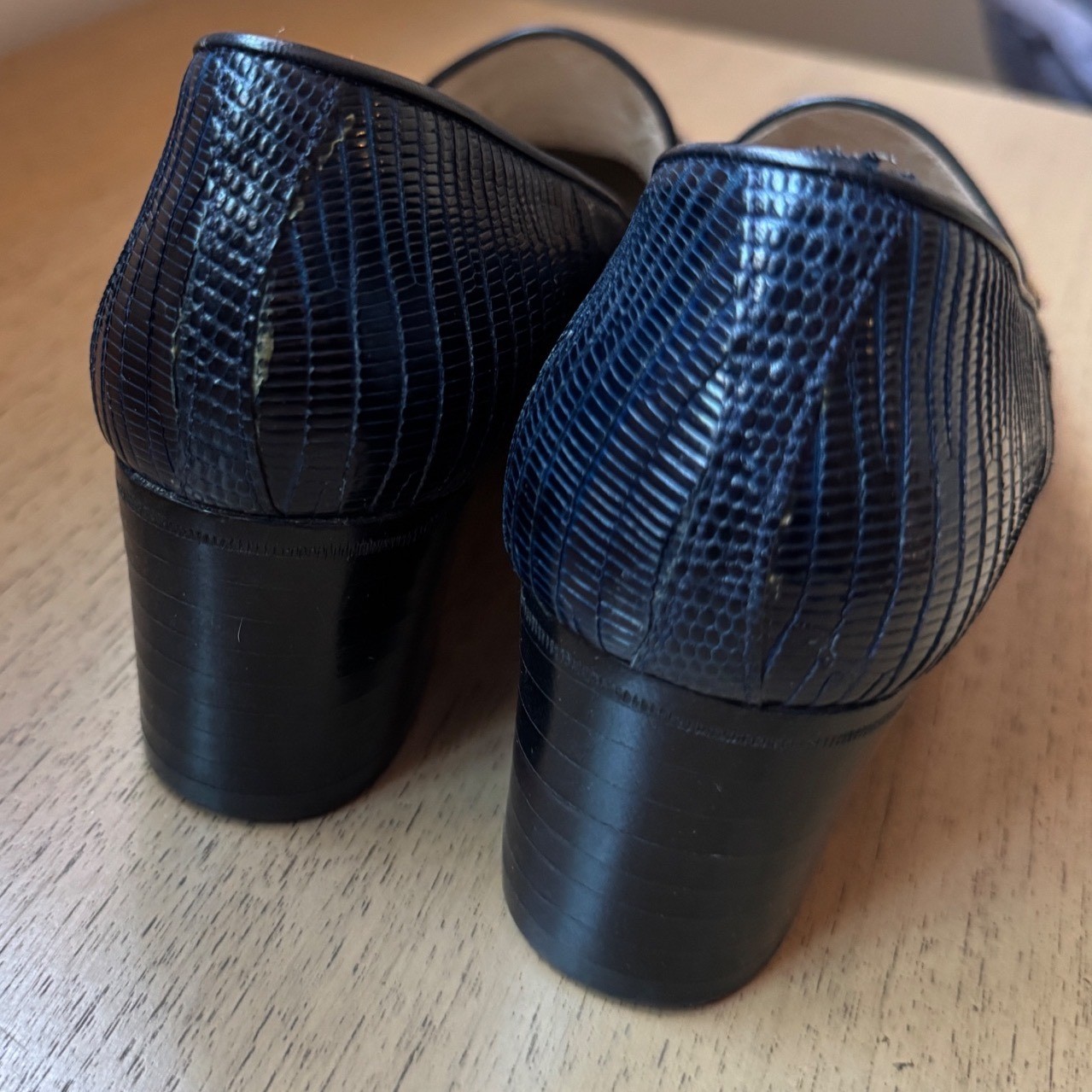 I. Magnin Neiman Marcus Navy Blue Lizard Embossed Leather Loafers Women’s 7.5