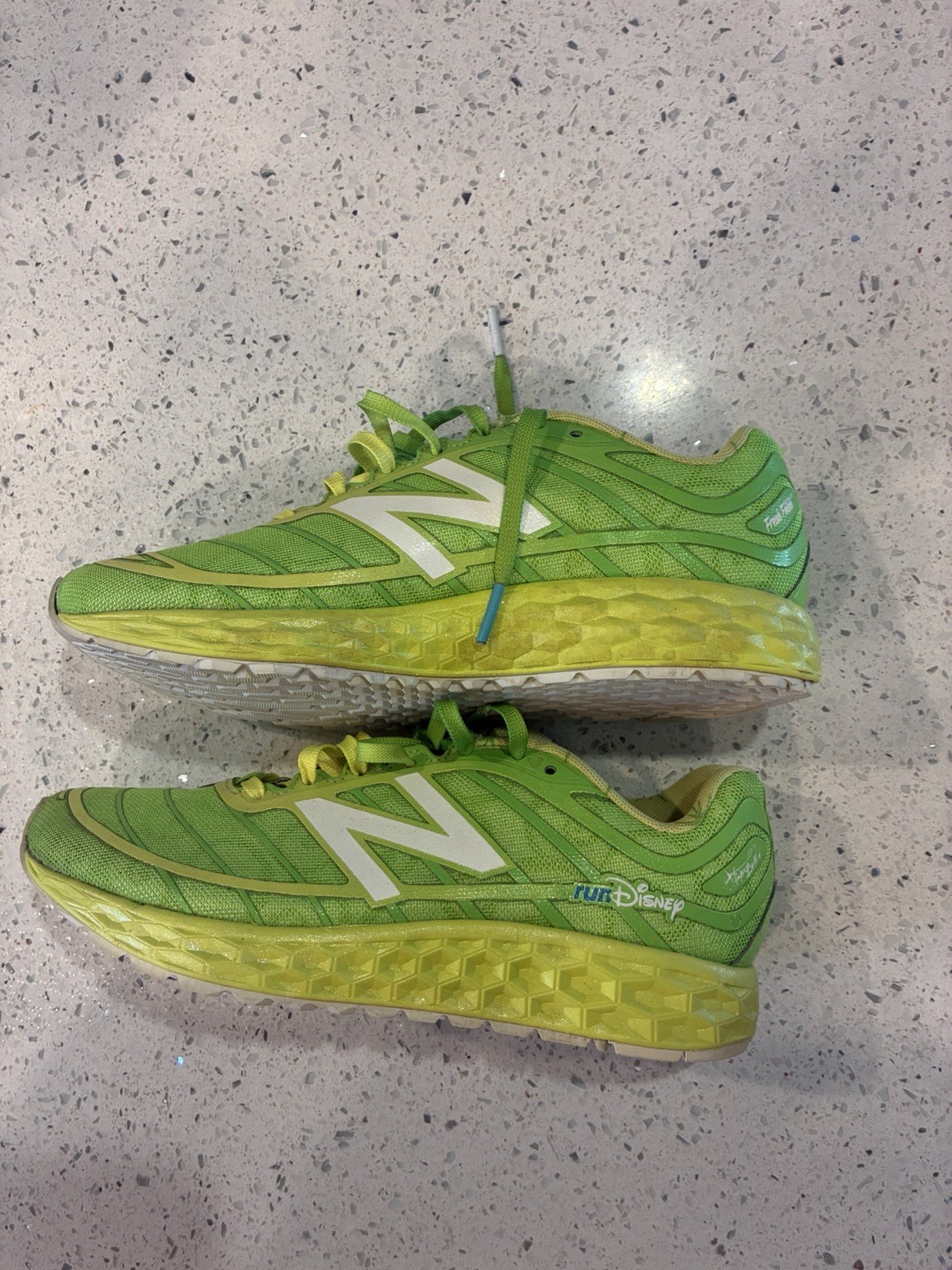 RunDisney New Balance Tinkerbell Kids Sneakers Size 6 – Glow in the Dark