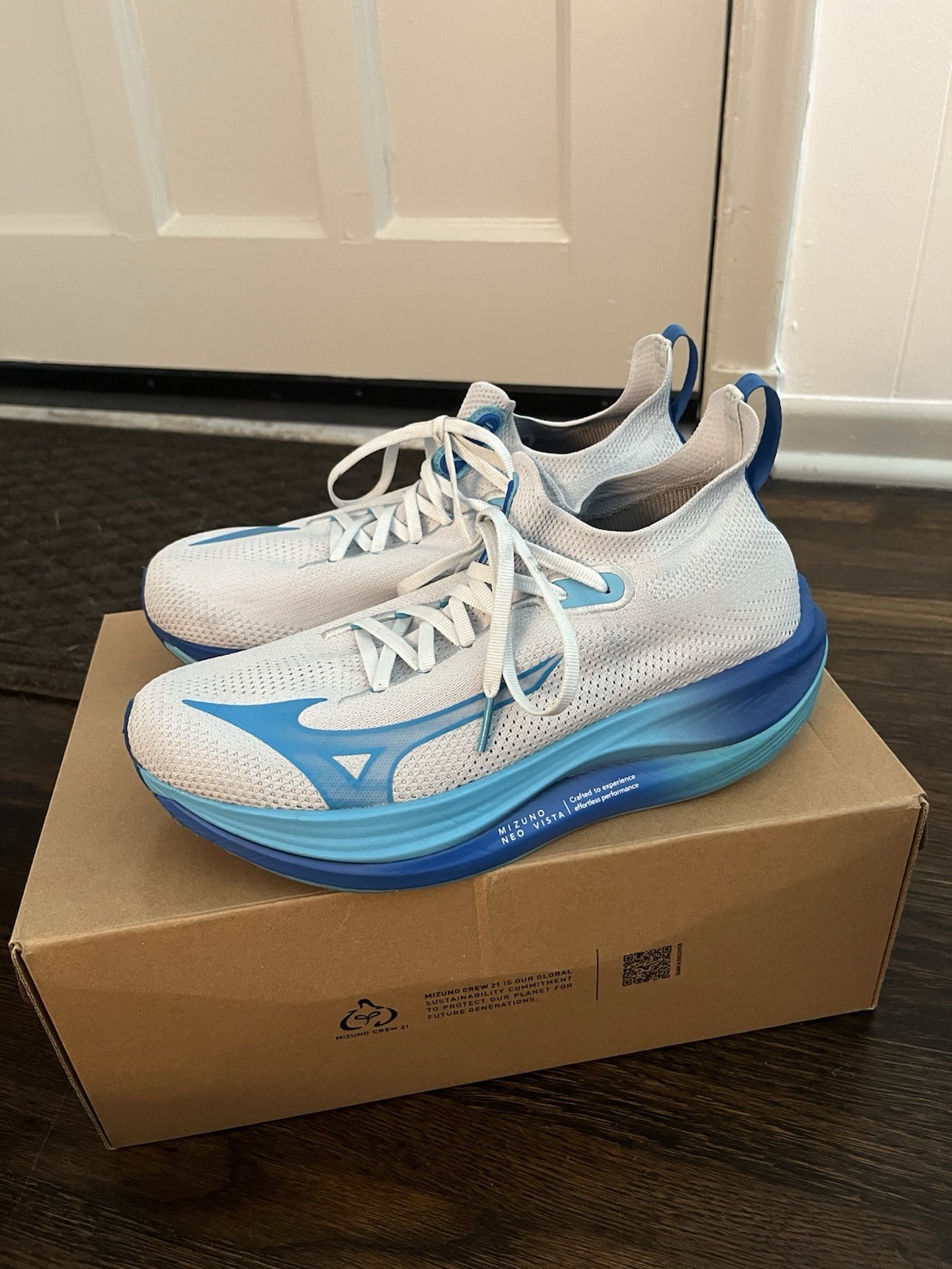 Mizuno Neo Vista Women’s 9.5 (EU 40.5) Running Shoe