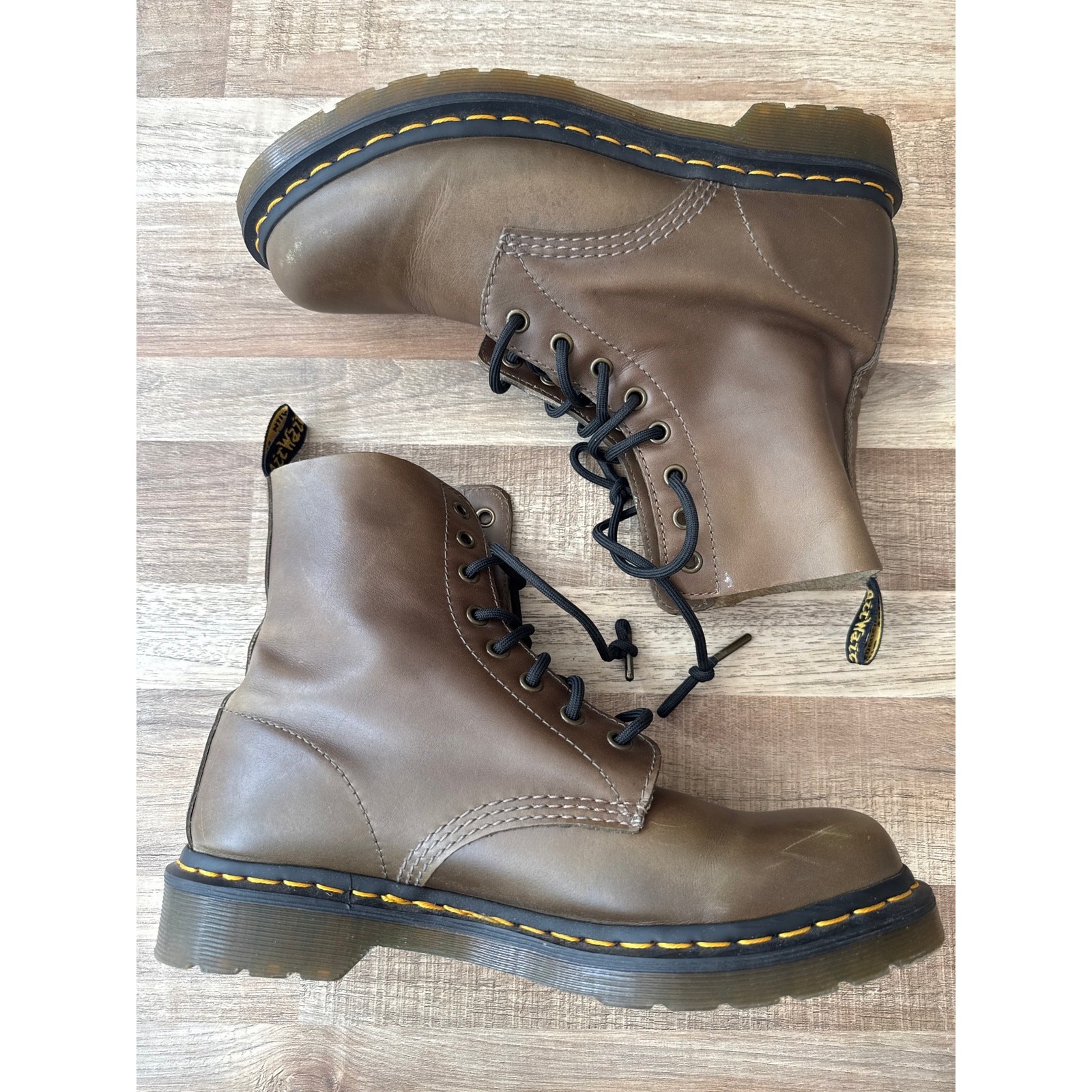 Dr. Martens 1460 Artimus Brown Smooth Leather Lace Up Boots size 10L