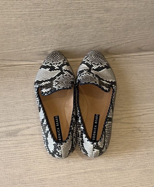 VERONICA BEARD SNAKE PRINT LEATHER SEMI ROUND TIP DETAIL CASUAL FLATS Sz 39.5M