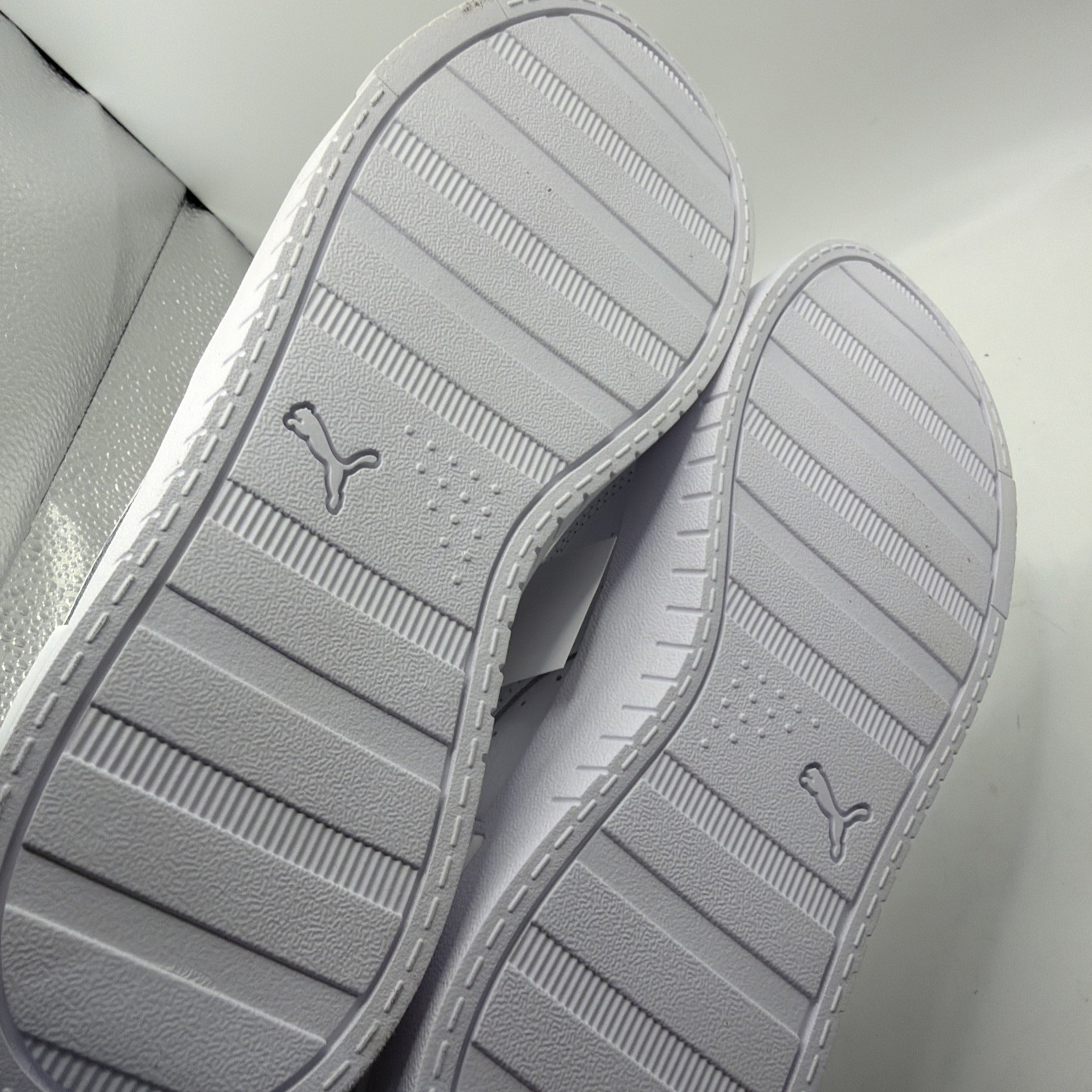 PUMA «Court Sneaker» Women’s Retro Walking Tennis Shoe. Size 8.5. Authentic,NEW