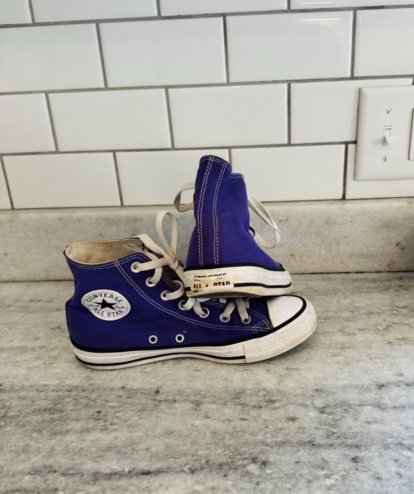 Converse Chuck Taylor All Star Purple Hightops 7.5 Women’s