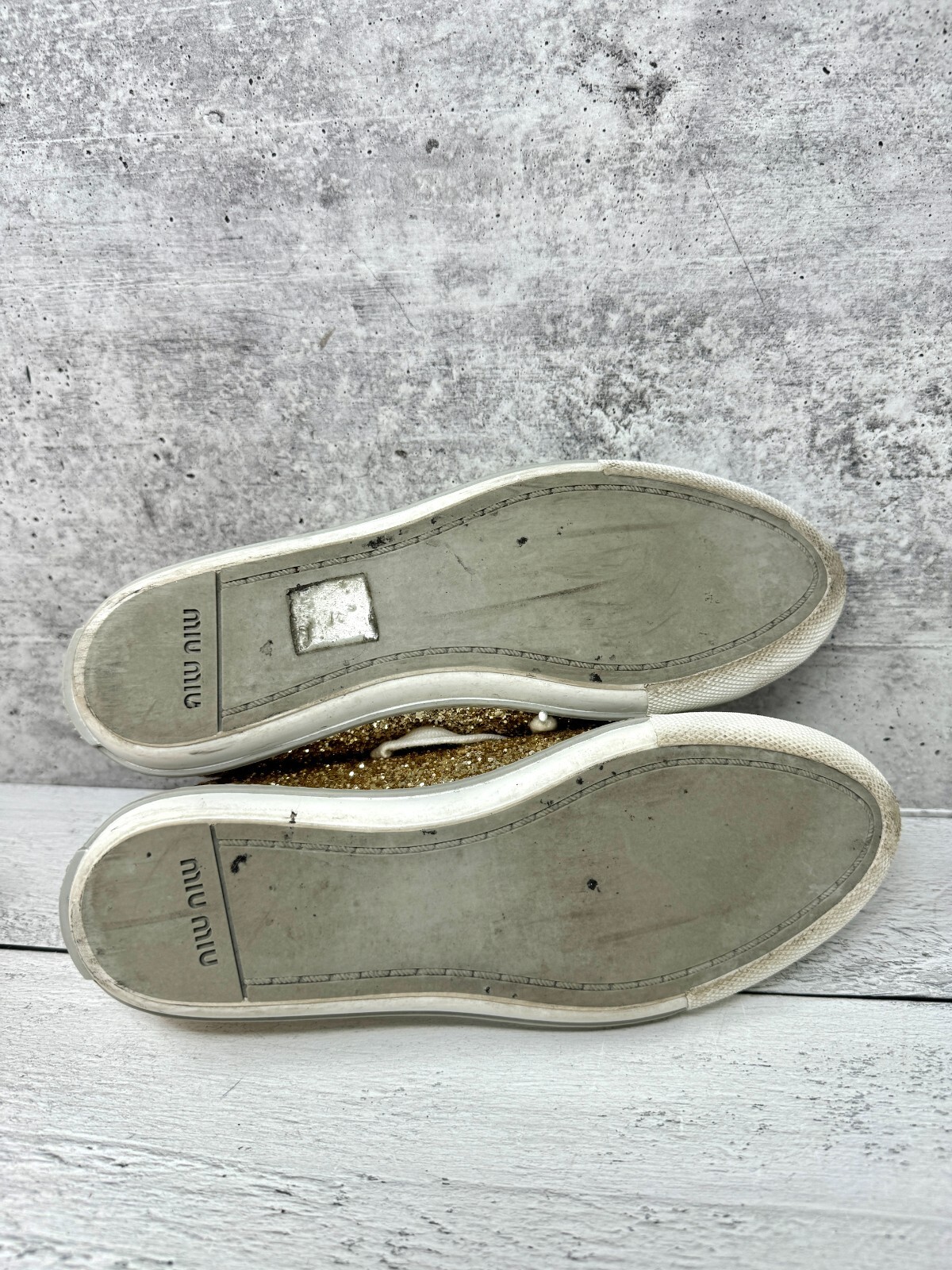 MIU MIU GOLD PIRITE GLITTER METAL CAP TOE LOGO SNEAKERS 36