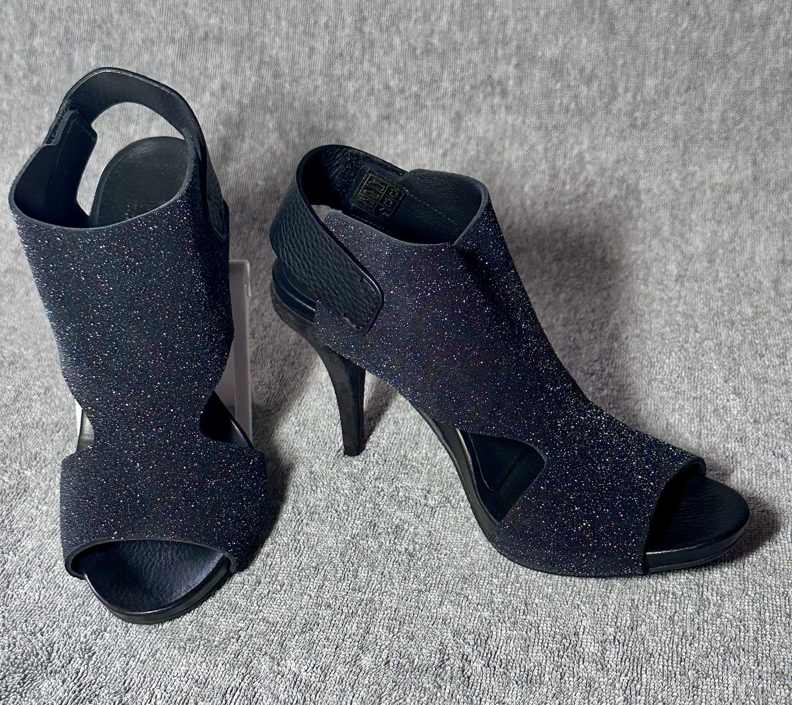 NWB Pedro Garcia Yimina Black Caviar Stiletto Sandal Size EU37 MSRP $595