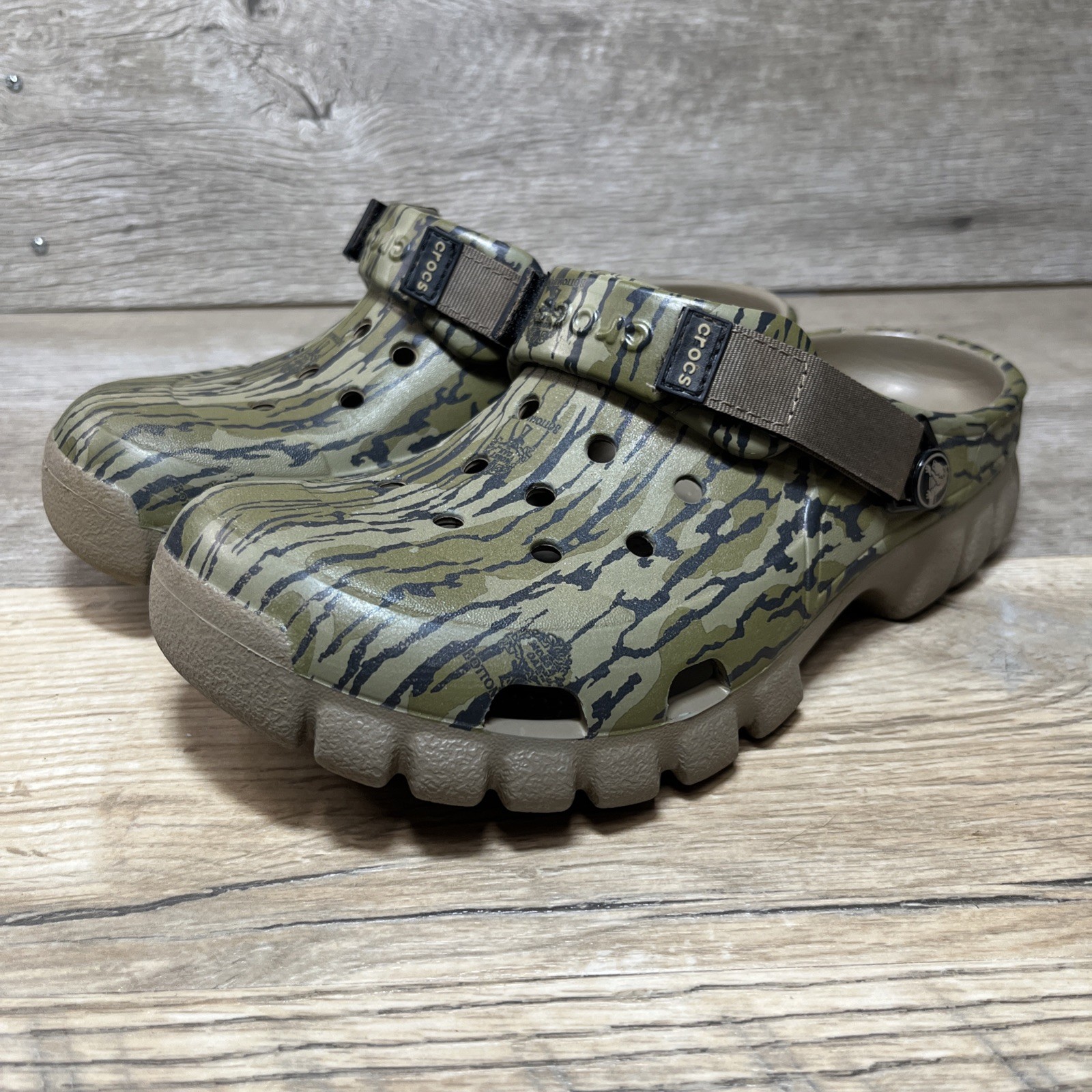 CROCS All Terrain Mossy Oak Bottomland Clogs Women 9/Men 7 Realtree Camo Shoes