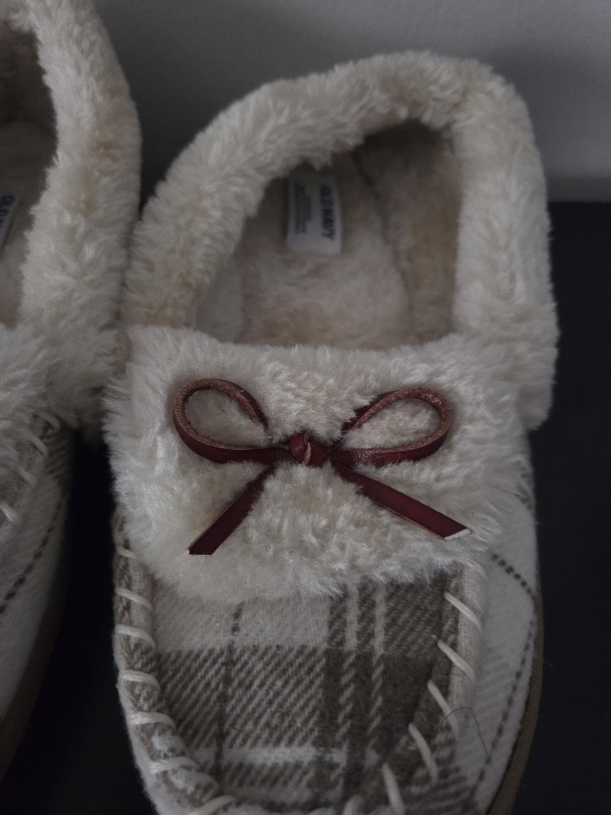 Faux-Fur Trim Moccasin Slippers Old Navy Size 7 Bow Detail Tan Plaid