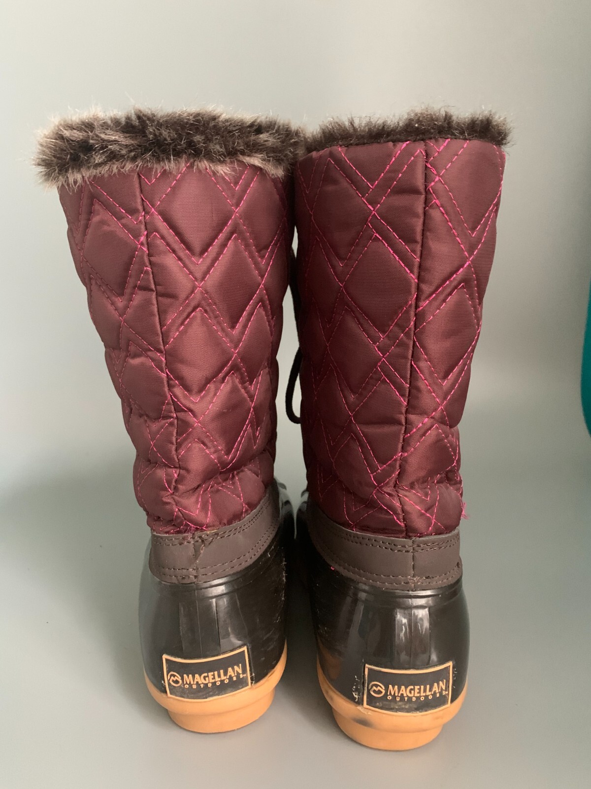 Magellan Outdoors Womens Quilted Duck Boots Burgundy Brown Faux Fur Trim Lace Up