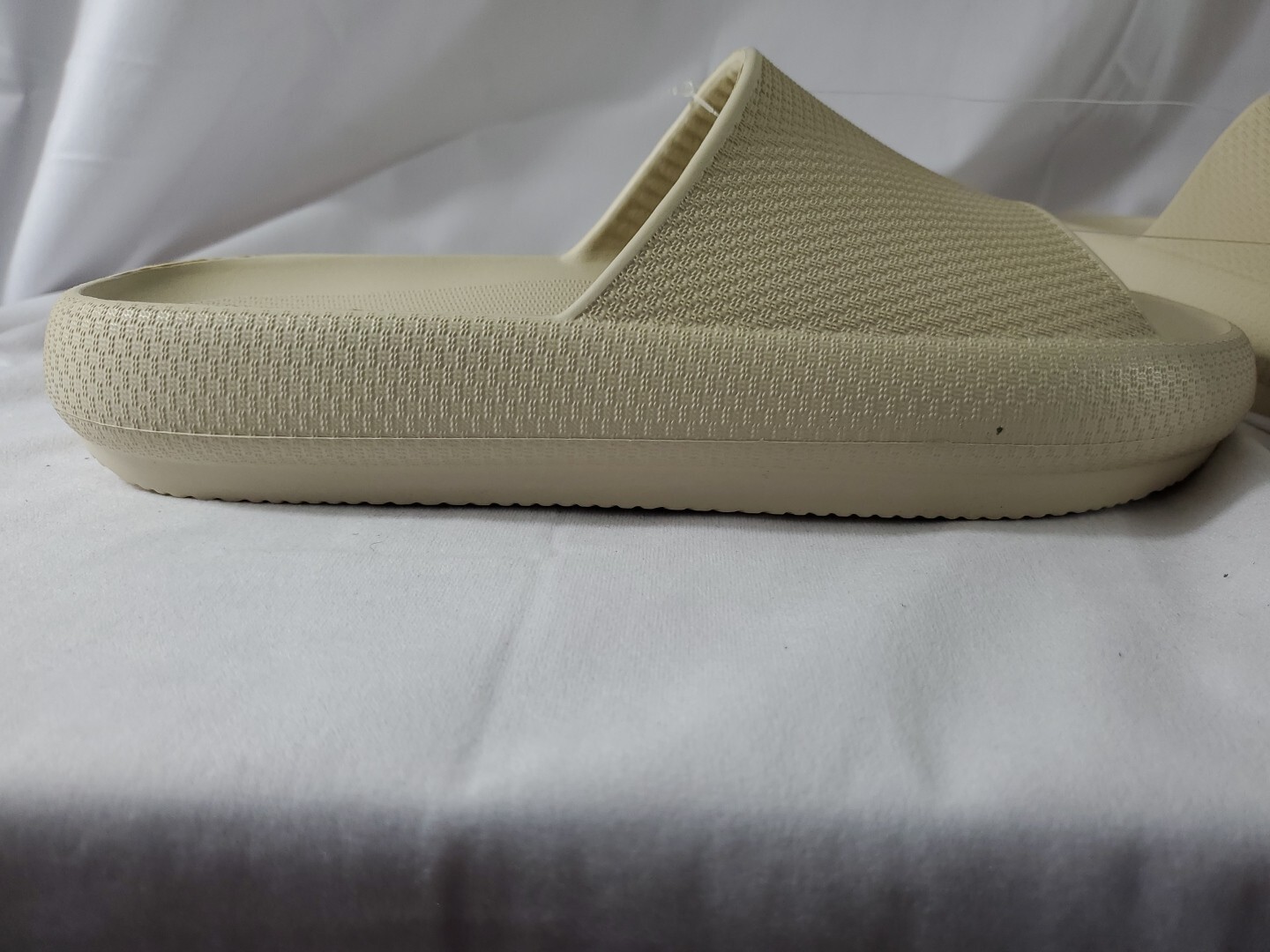 32 DEGREES COOL Cushion Slide Unisex – Tan – XL – W 11-12 M 9-10 NEW & FREE SHIP
