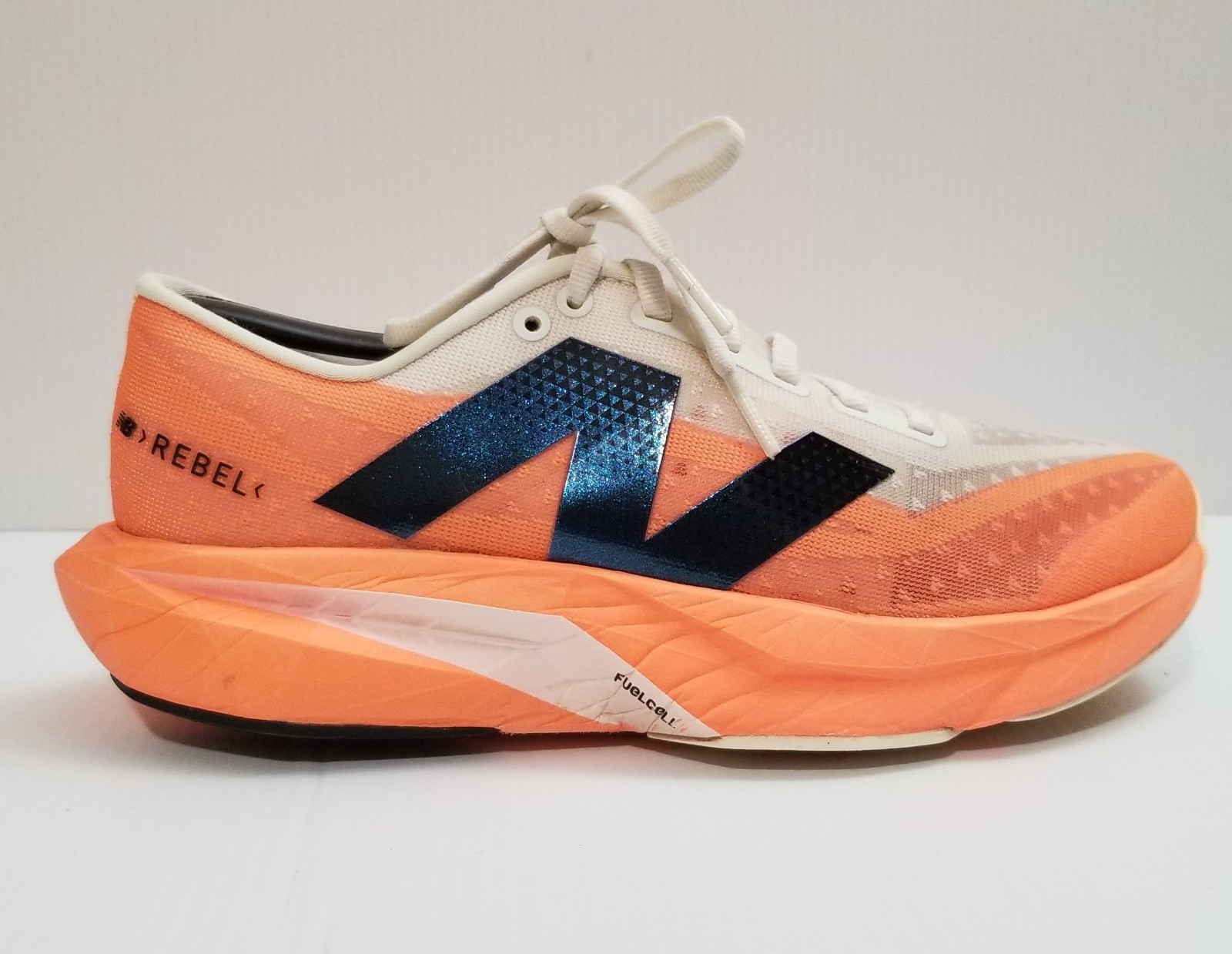 New Balance FuelCell Rebel v4 Womens Sz 7.5 Orange Beige Running Shoes Sneakers