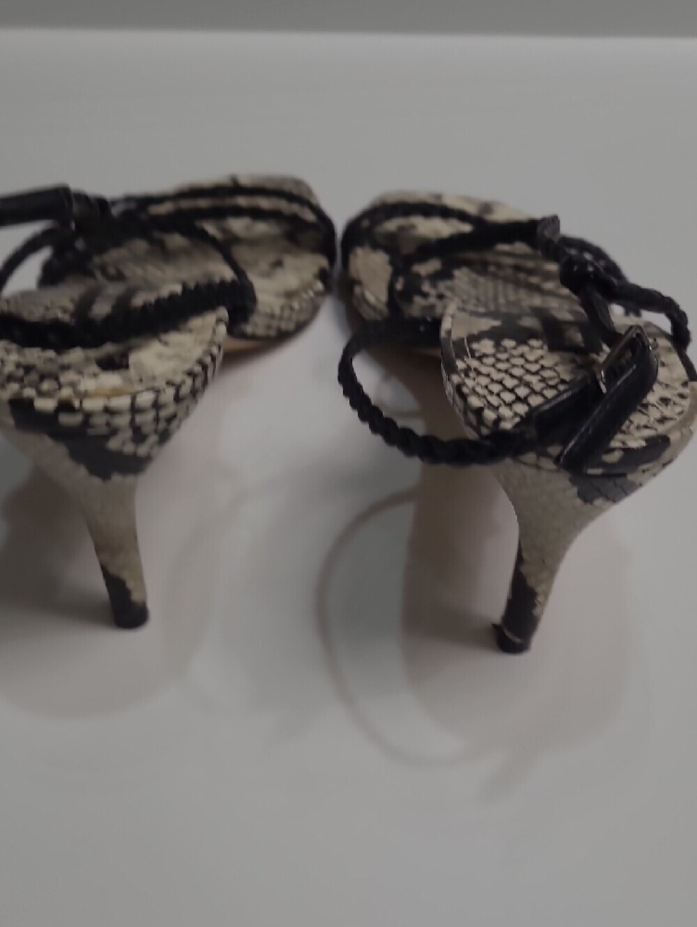 Nine West Black & White Snake-Print Braided Strap Sandals – Size 8.5