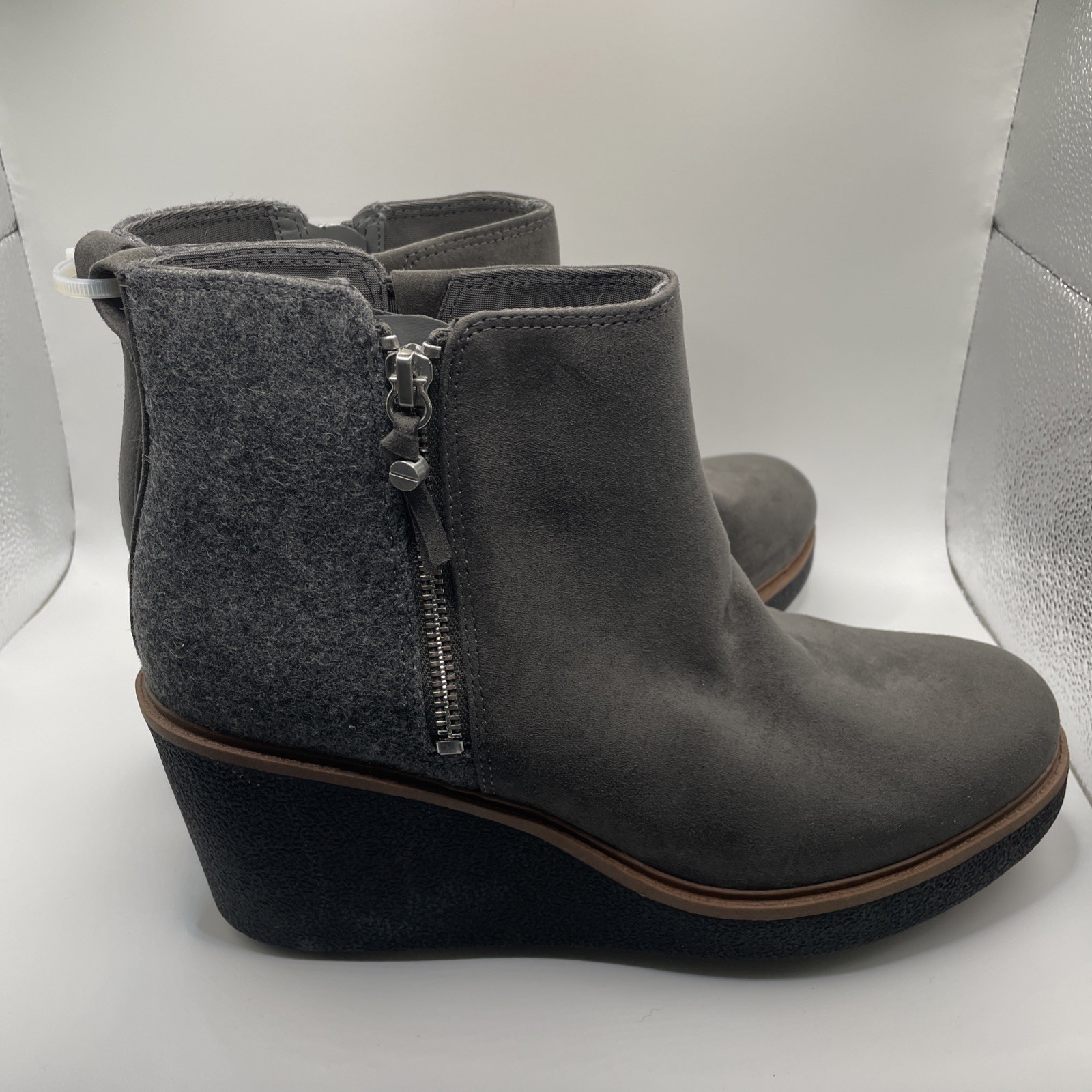 Dr Scholl’s Women’s Bianca Wedge Booties Grey Fabric Heel Suede Front Size 10M