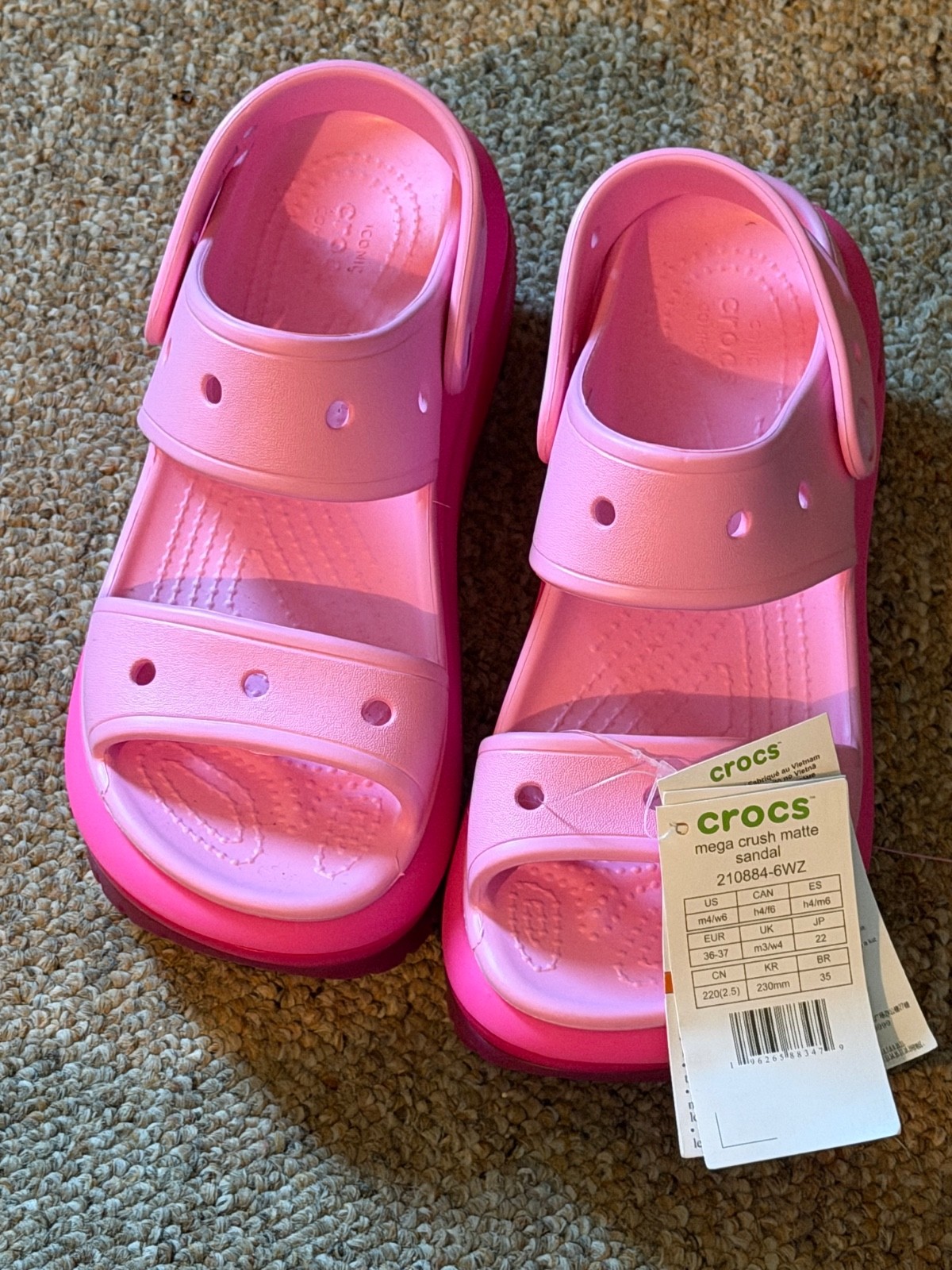 Crocs Mega Crush Platform Sandals Women’s size 6
