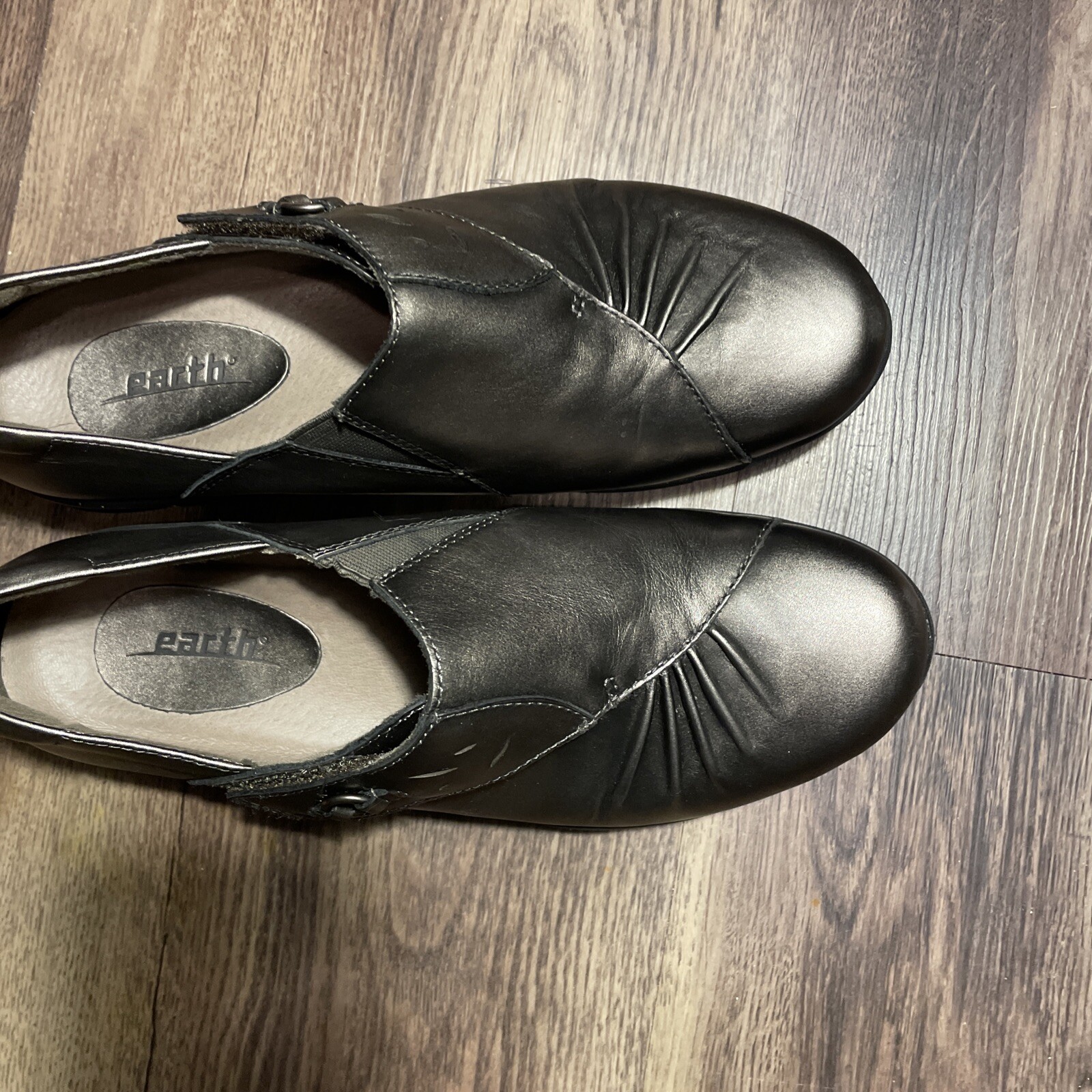 Earth Shoes Womens Size 9 Amity Pewter Metallic Leather Shoe Excellent Condition