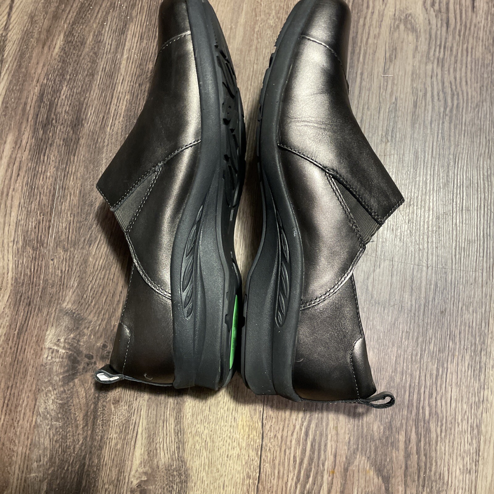Earth Shoes Womens Size 9 Amity Pewter Metallic Leather Shoe Excellent Condition