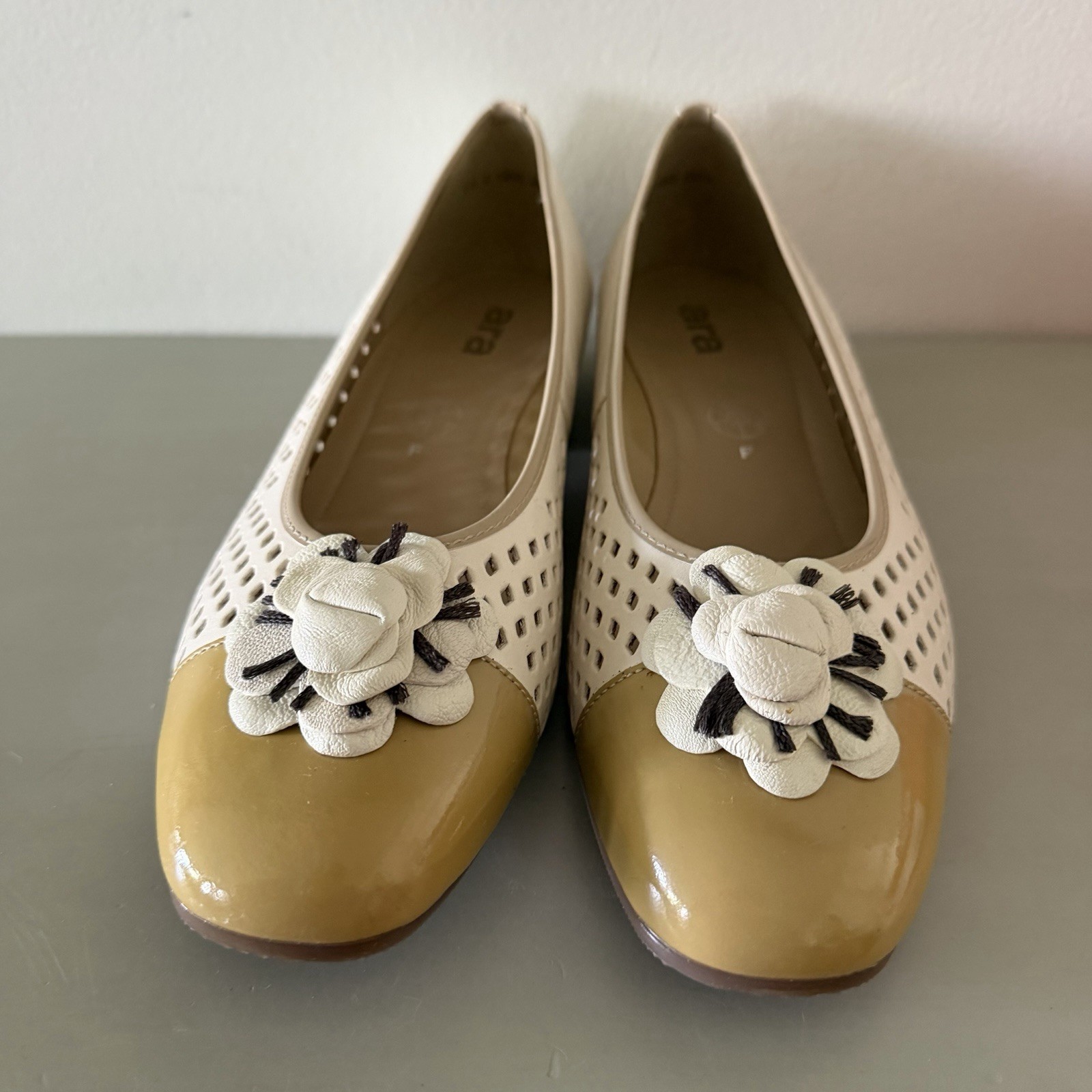 Ara Womens Blossom Flats Womens 11 Flower Slip On Pumps White Tan Leather New