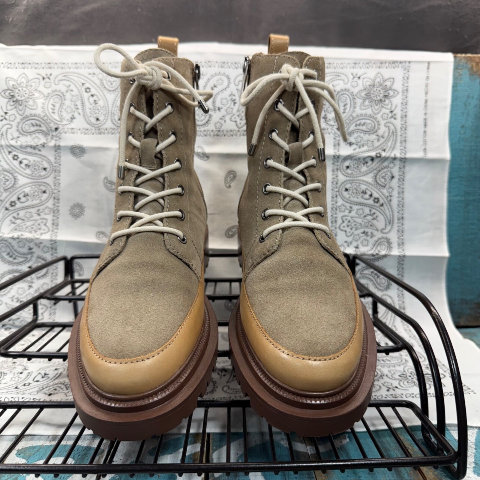Vince Camuto LEASA Beige Suede Lace Up/Zip Lug Sole Combat Boots Size 6M Worn 1X