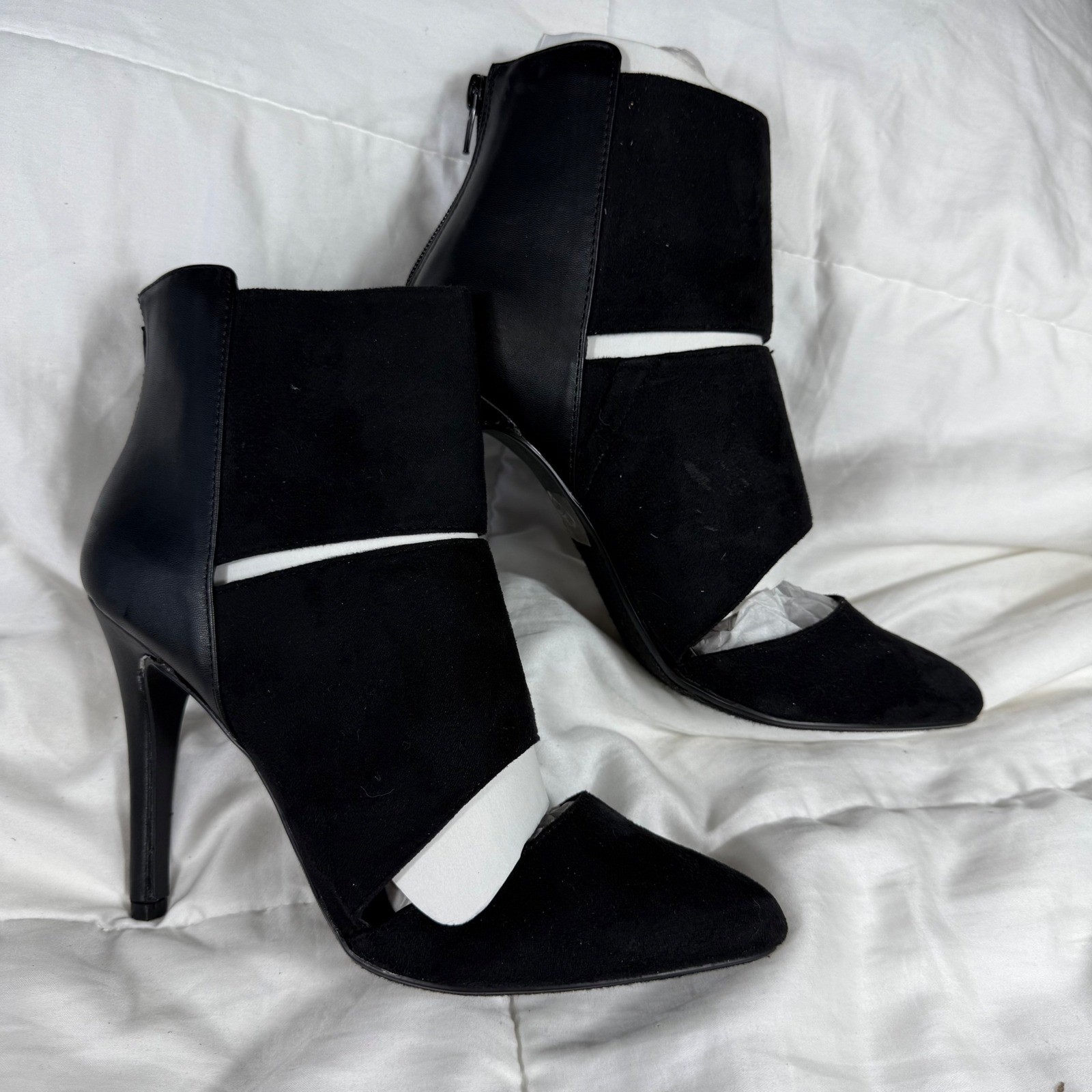 NIB Paprika Ainsley Black Cutout Ankle Boots Stiletto Heel Women’s Size 8.5M