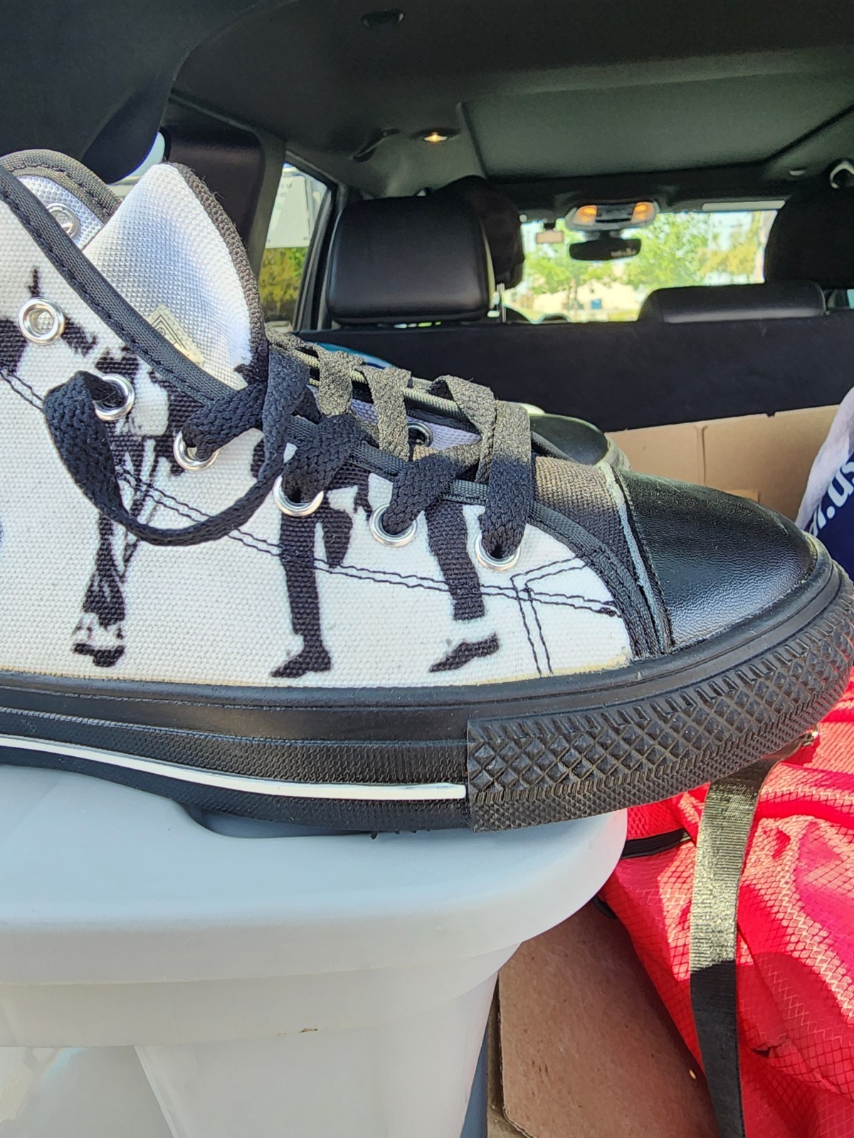 KING OF POP HIGH TOPS MICHAEL JACKSON SHOES SIZE 7 UNISEX