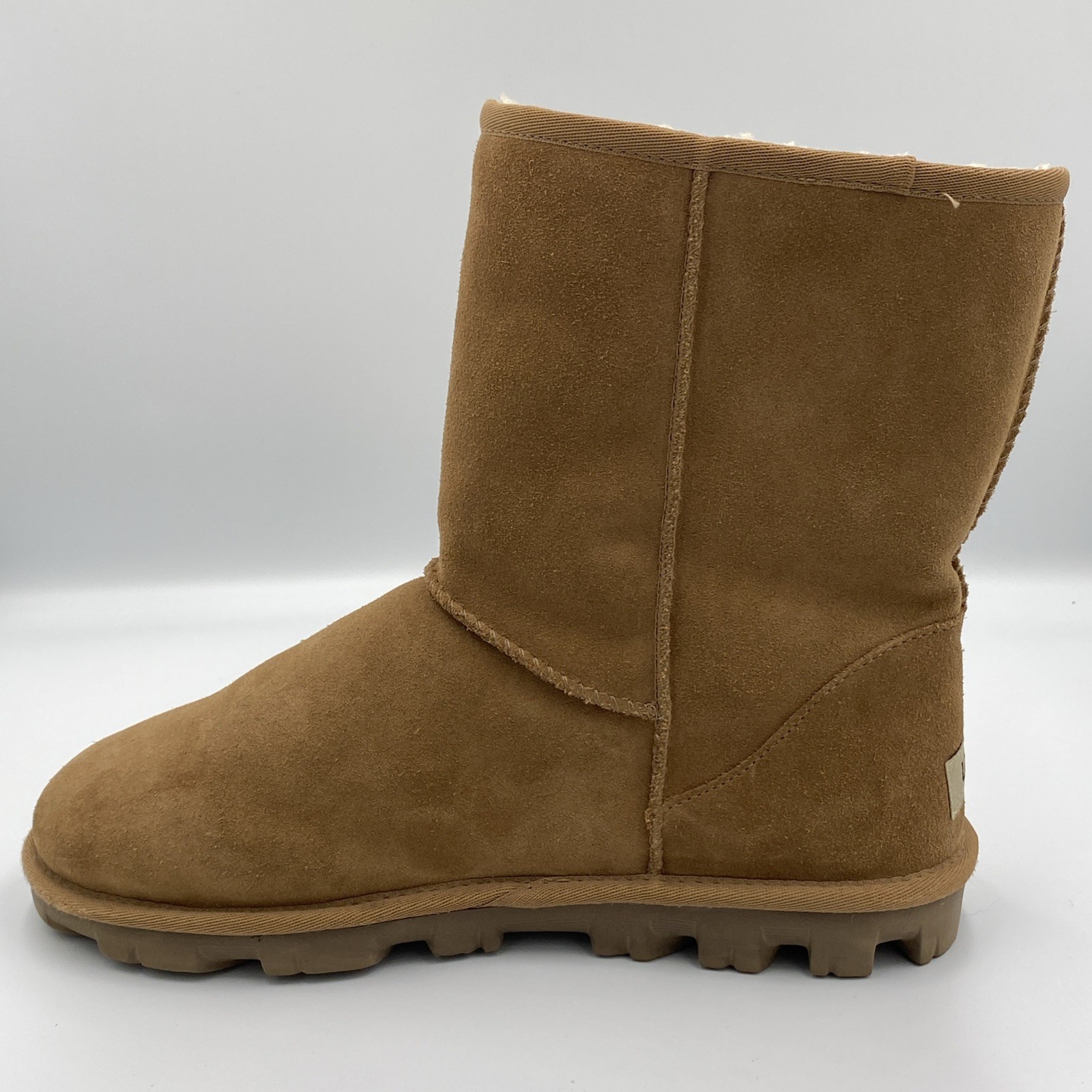 UGG Classic Short Rugged Women’s 9 Chestnut Suede Winter Boots Lug Sole 1115032