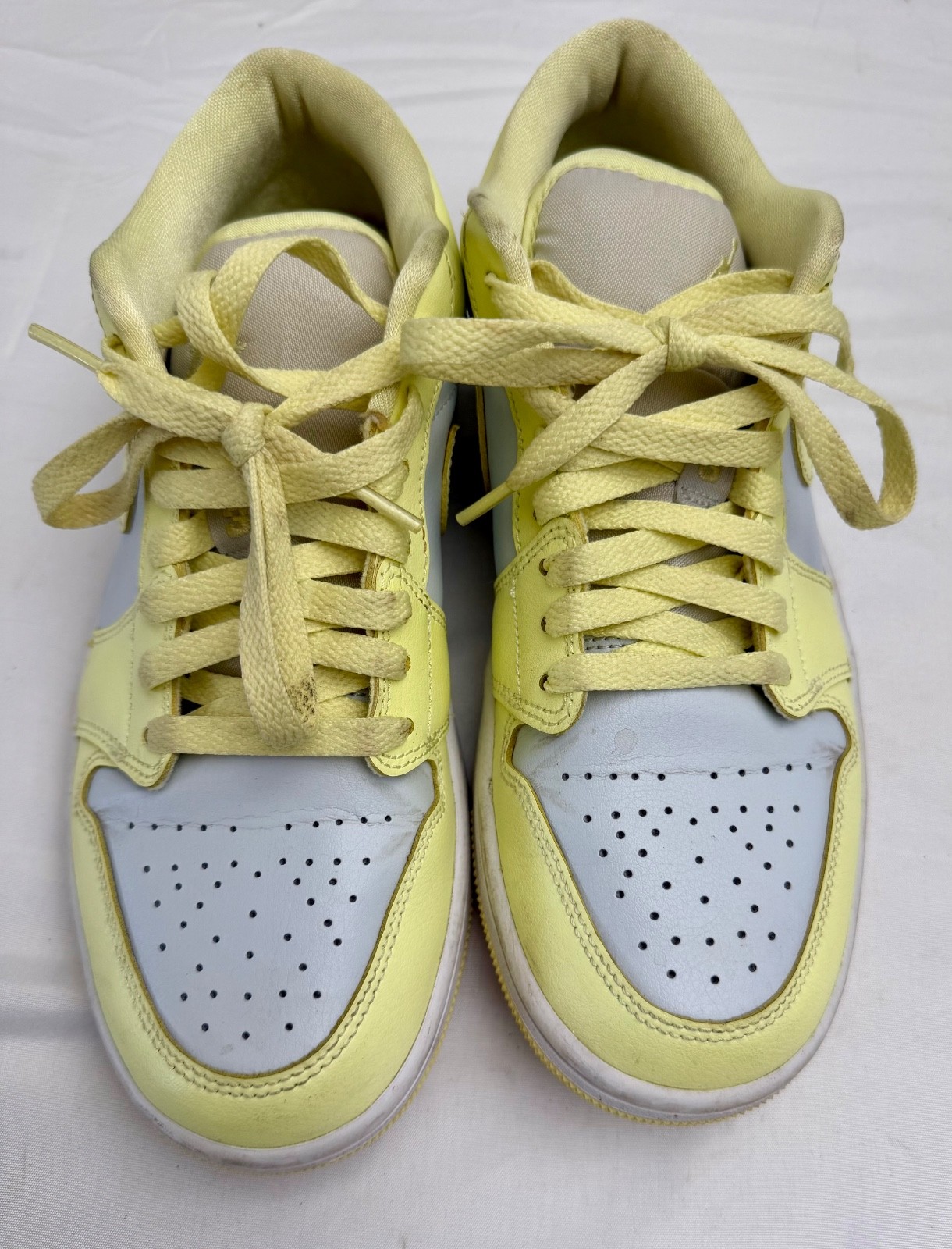 NIKE AIR Jordan 1 Low Lemonade US 8 WOMENS