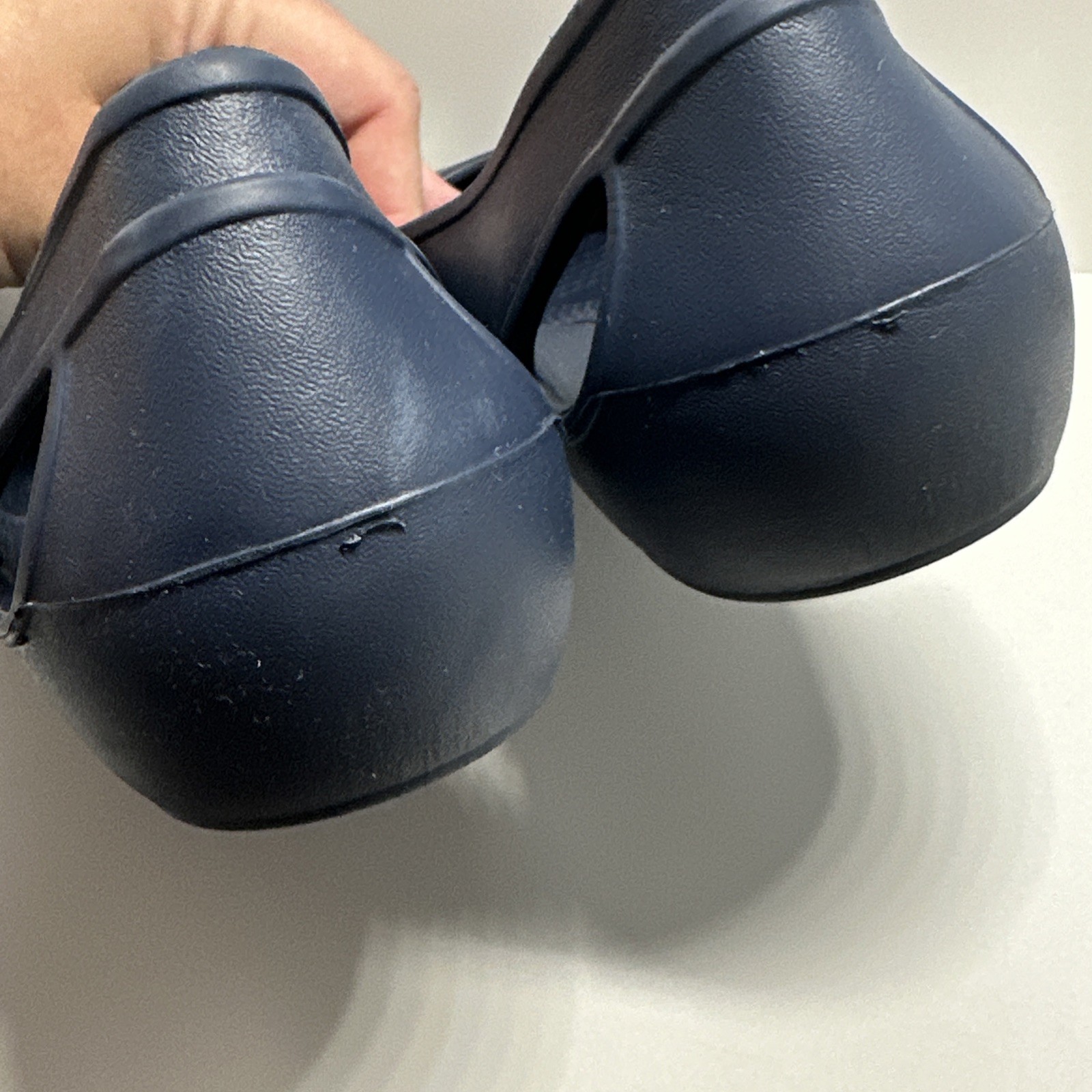Crocs Women’s Laura Standard Fit Ballet Flats Size 8 Slip On Shoes Navy Blue
