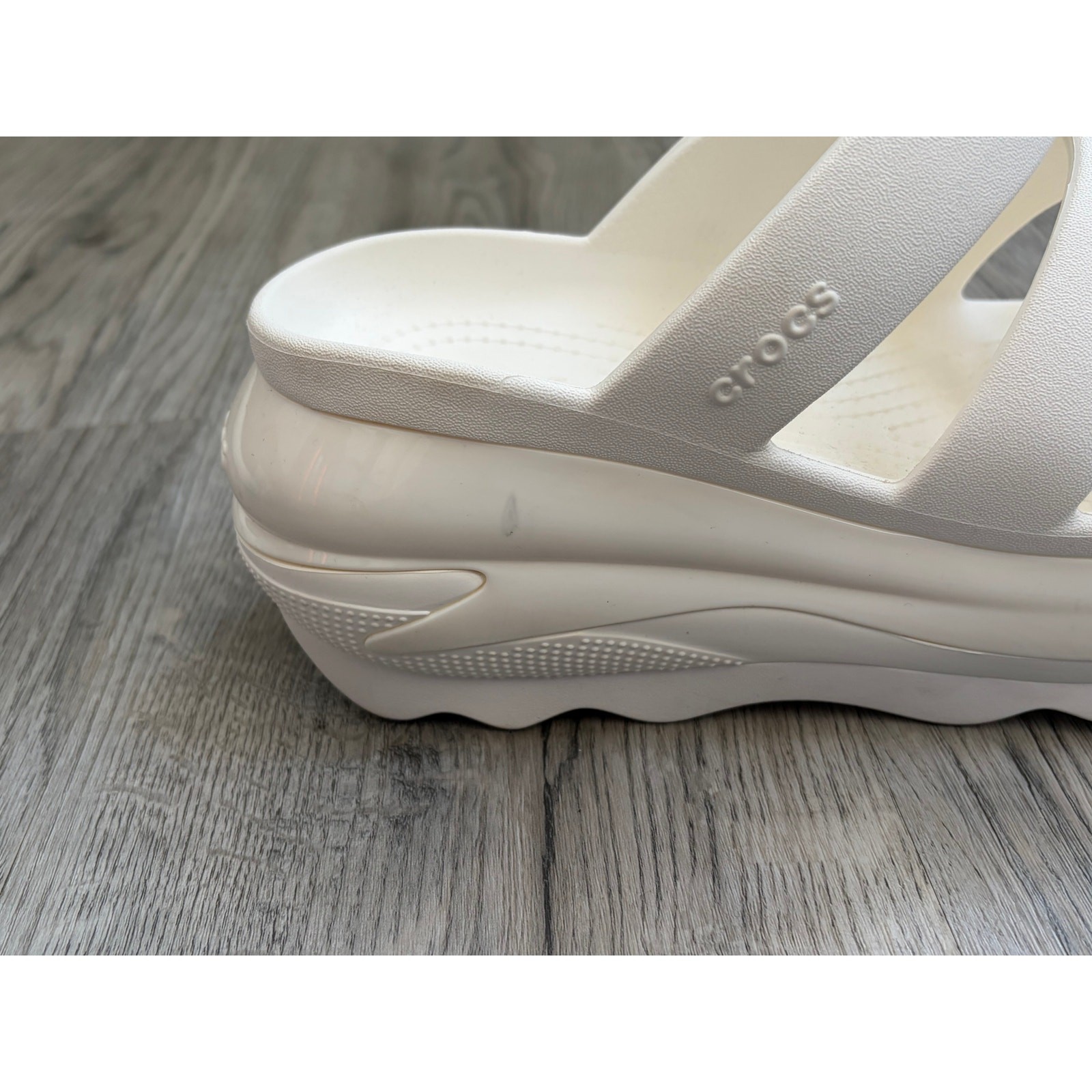 Crocs White Mega Crush Triple Strap Sandal Women’s Sz 10