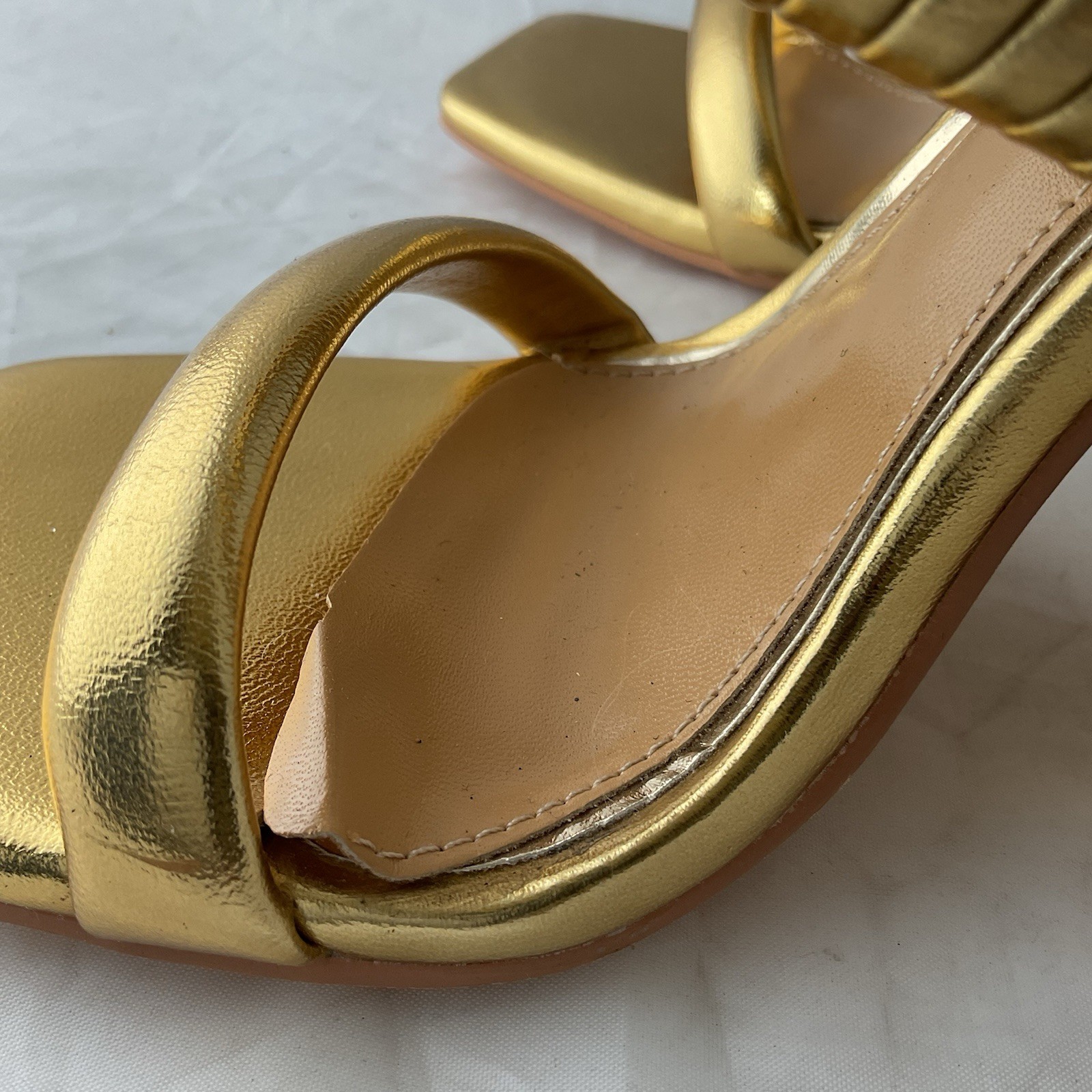 Ninety Union Women’s Gold Raddle Metallic Heel Sandals Shoes Size 4 -G4
