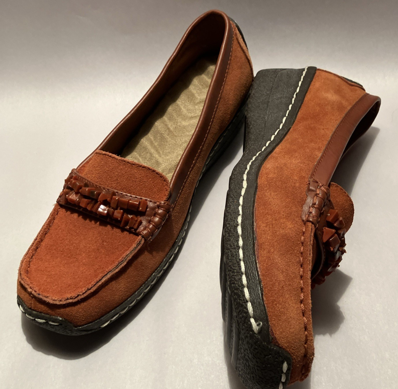 New Womens 9 Orange Suede 1 1/2″ Wedge Office Shoes, Polished Stones Across Top