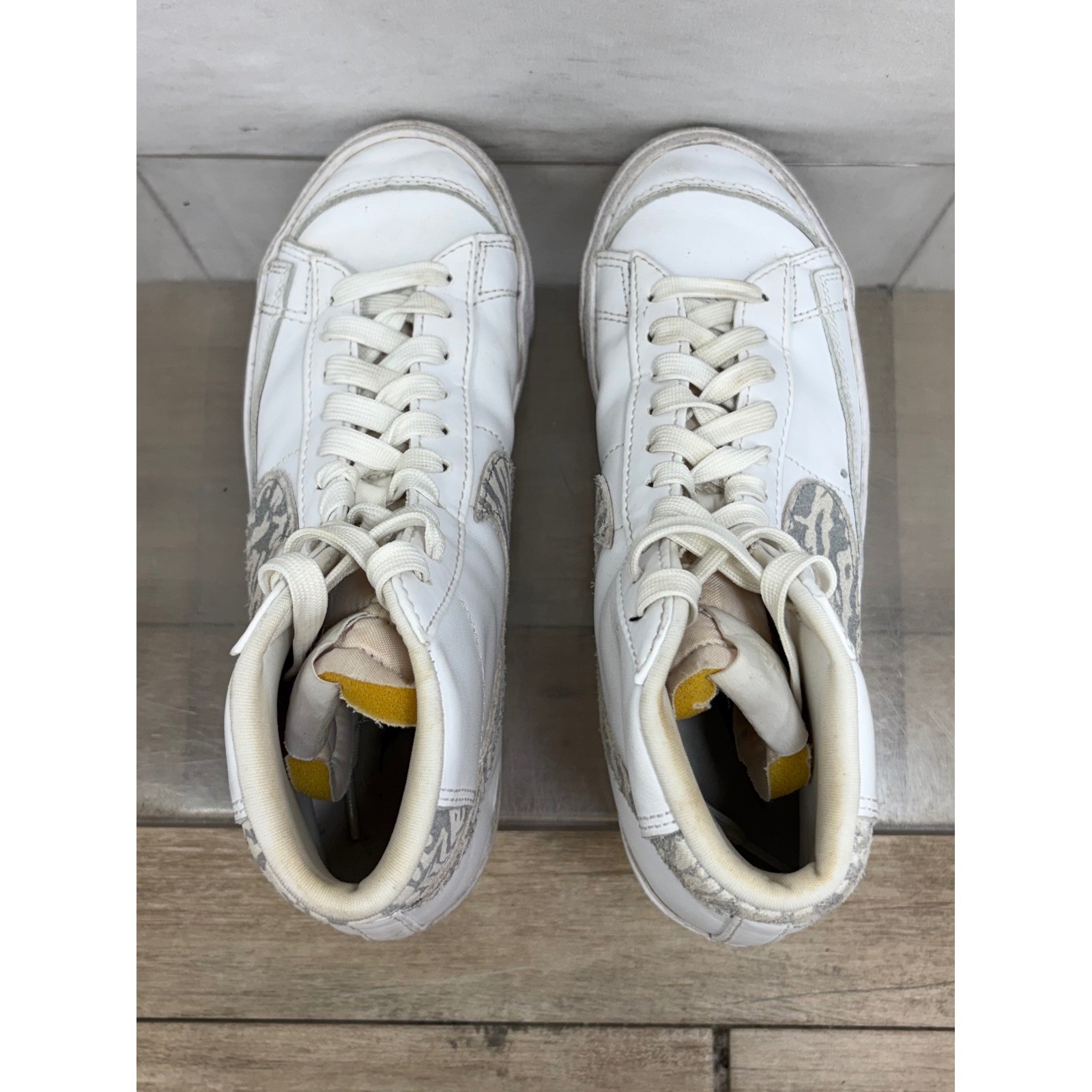 Nike Blazer Mid Premium Zebra Print Swoosh Women’s White Fashion Sneakers US 6.5