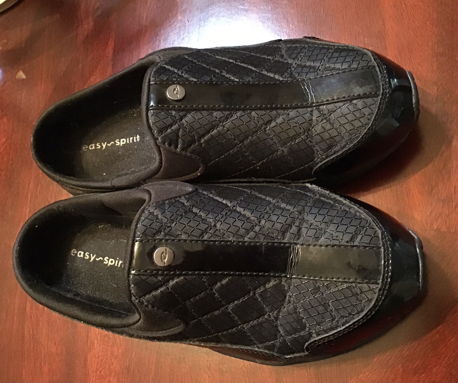 6.5 WW Easy Spirit Travel Time Quilted Textile Patent Leather Black Clogs