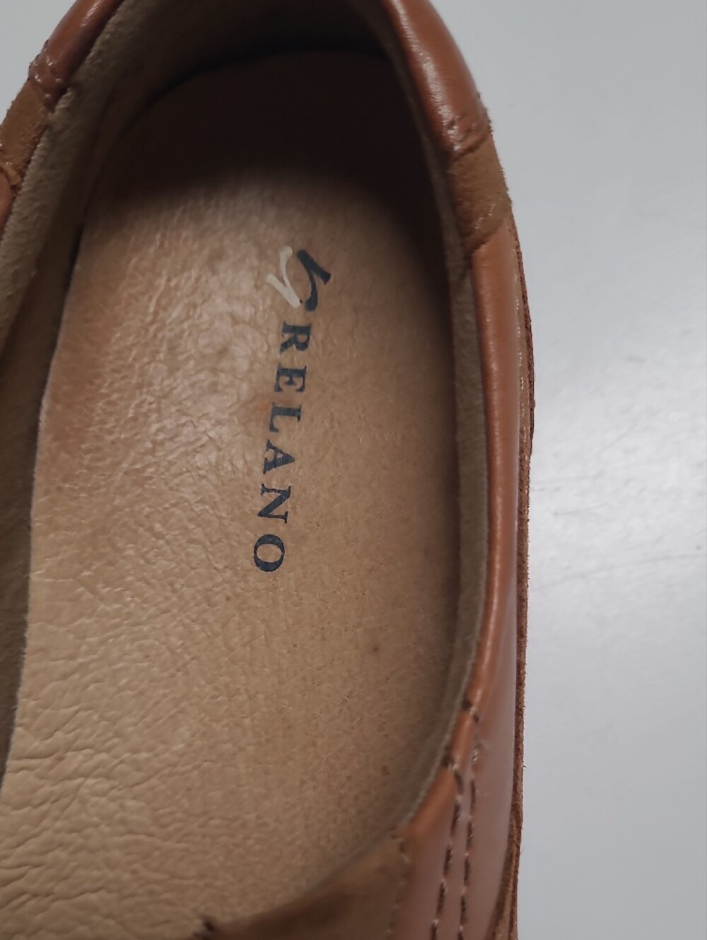 Clarks Relano Comfort Casual Leather Shoes – Two-Tone Brown and Tan – Size 7W
