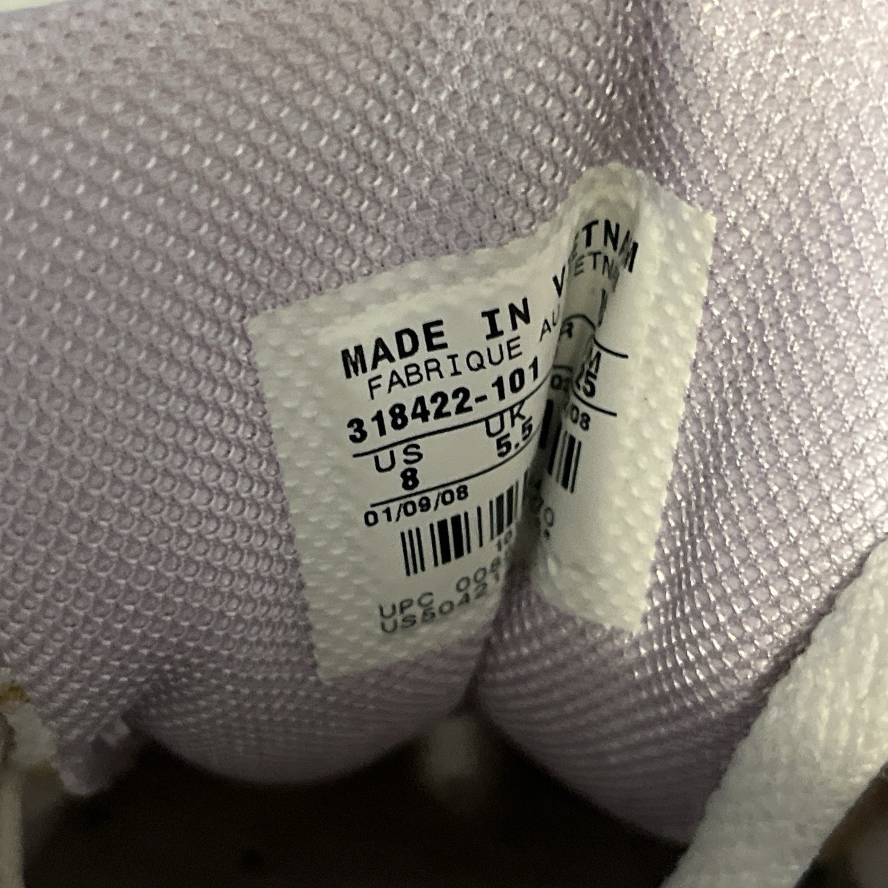 Nike Air Max Women’s Low Top Lace-Up Sneakers White Pink Purple Mesh Leather