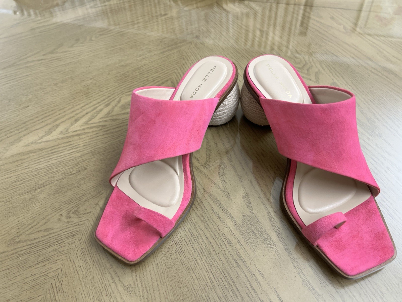 Pelle Moda Lahni Hot Pink Suede Toe-Loop Mule Sandals Size 9M