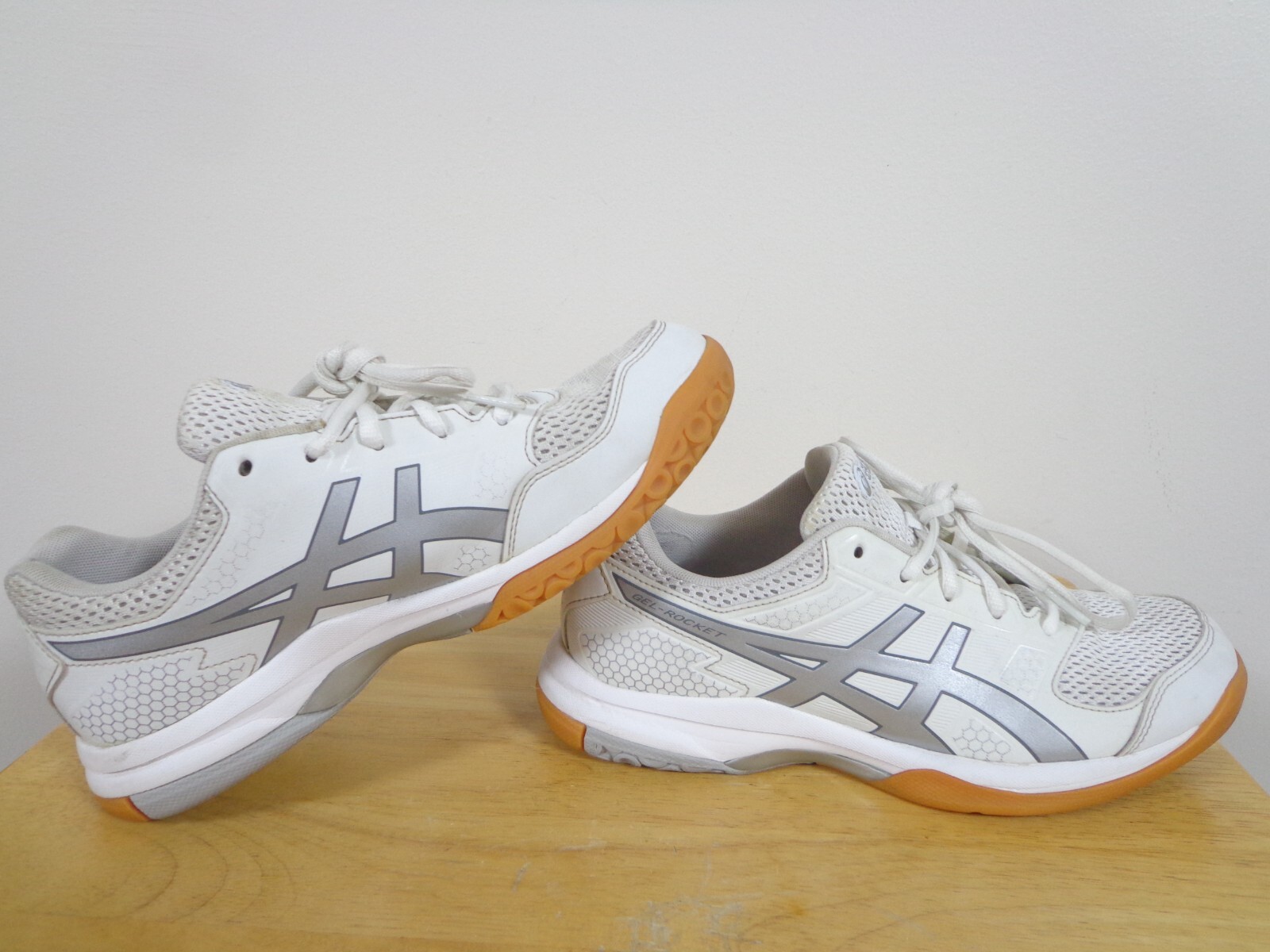 Asics Gel-Rocket (B756Y) Athletic Women’s Shoes White Color Size 7.5