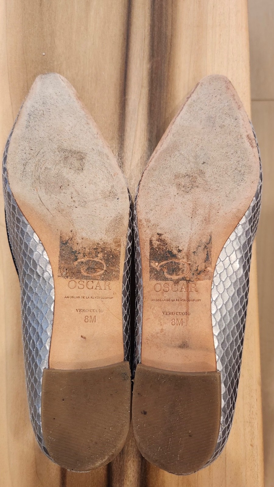 Oscar de la Renta Silver Snake Skin Embossed Pointy Mod Flats 7.5 M