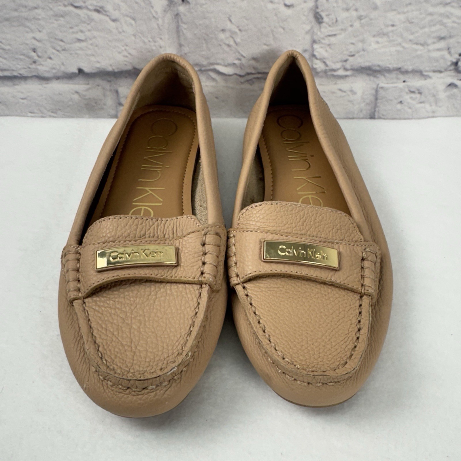 Calvin Klein Leather Gold Logo Bone Tan Leta Driving Moccasin Loafers 6.5 NEW
