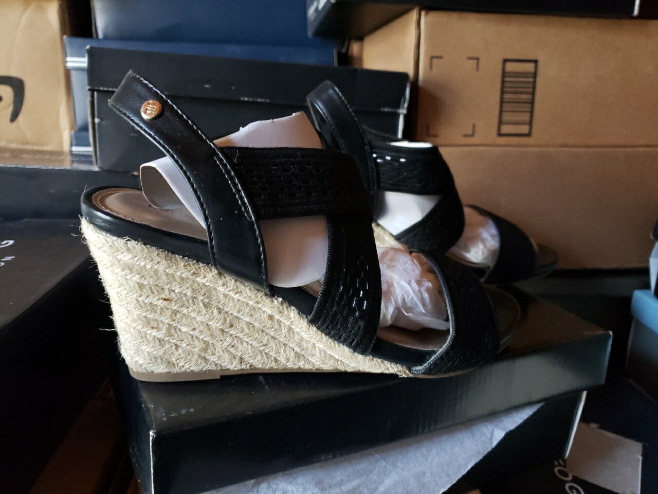 “London Fog” size 8.5 M , Woven Textile Sandals Pickwick BLACK Wedge Heel #00Q