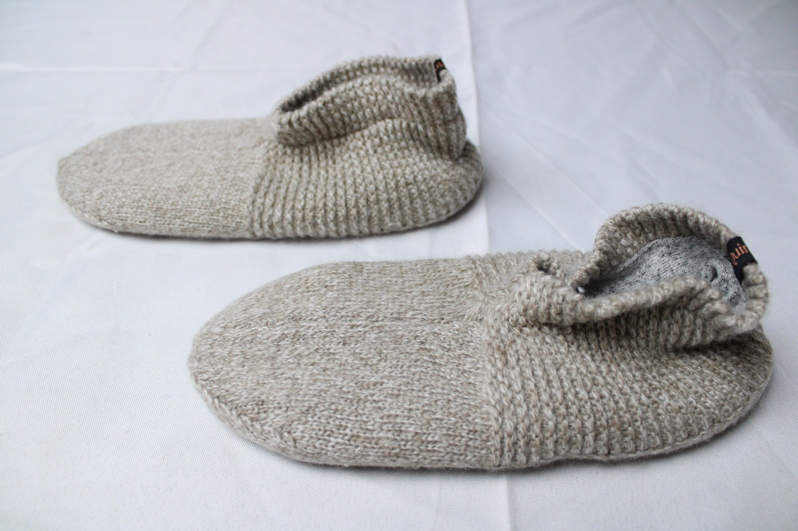 Quince Women’s Fleece Lined Gripper Slipper BE5 Natural See Description