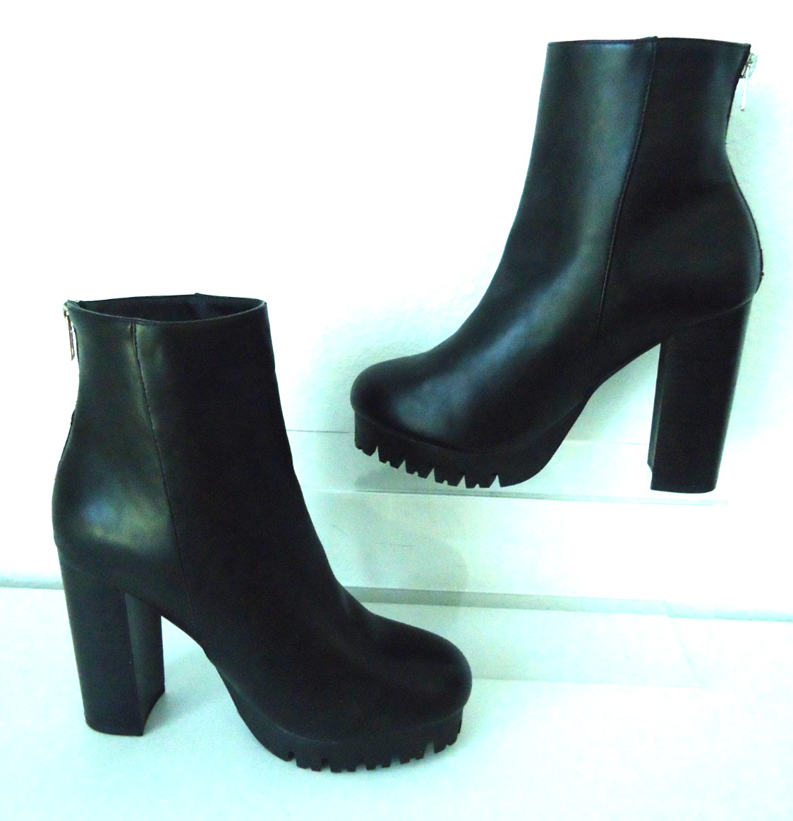 FASHIONNOVA Los Angeles Black Boots Platform Tractor Sole Size-9/39