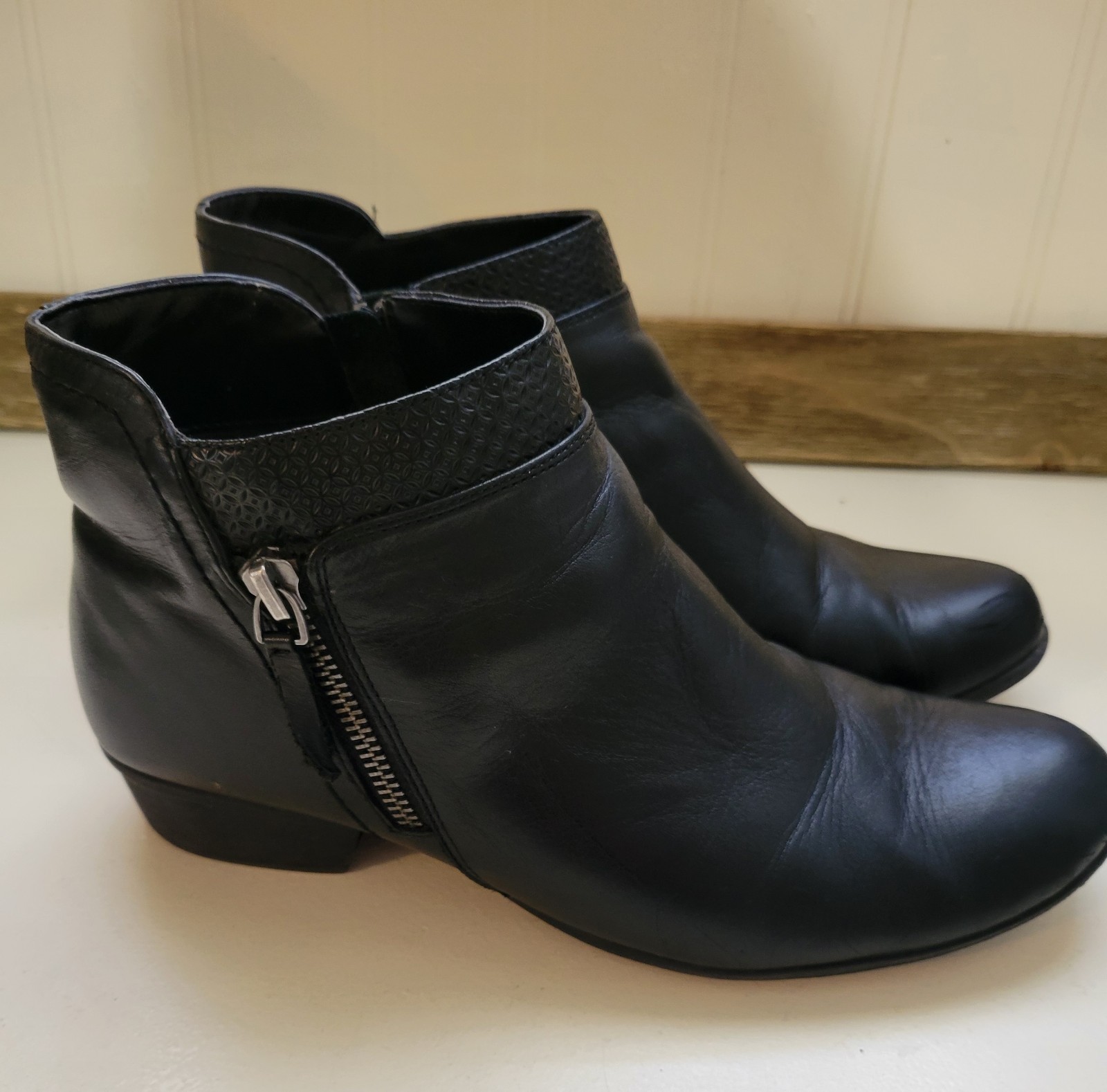 Rockport Carly Black Ankle Boot – Women’s Size 9