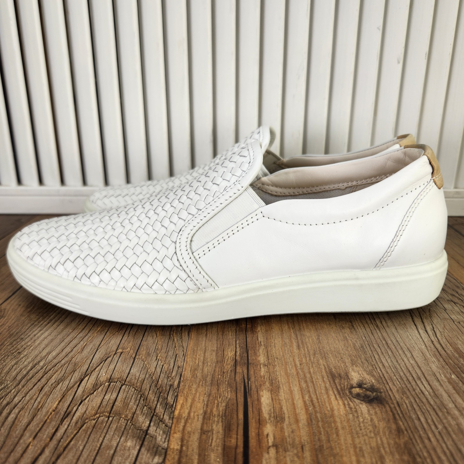 ECCO Soft 7 Woven Slip-On Womens Sz 9.5 White Leather Modern Sleek Loafers Shoes