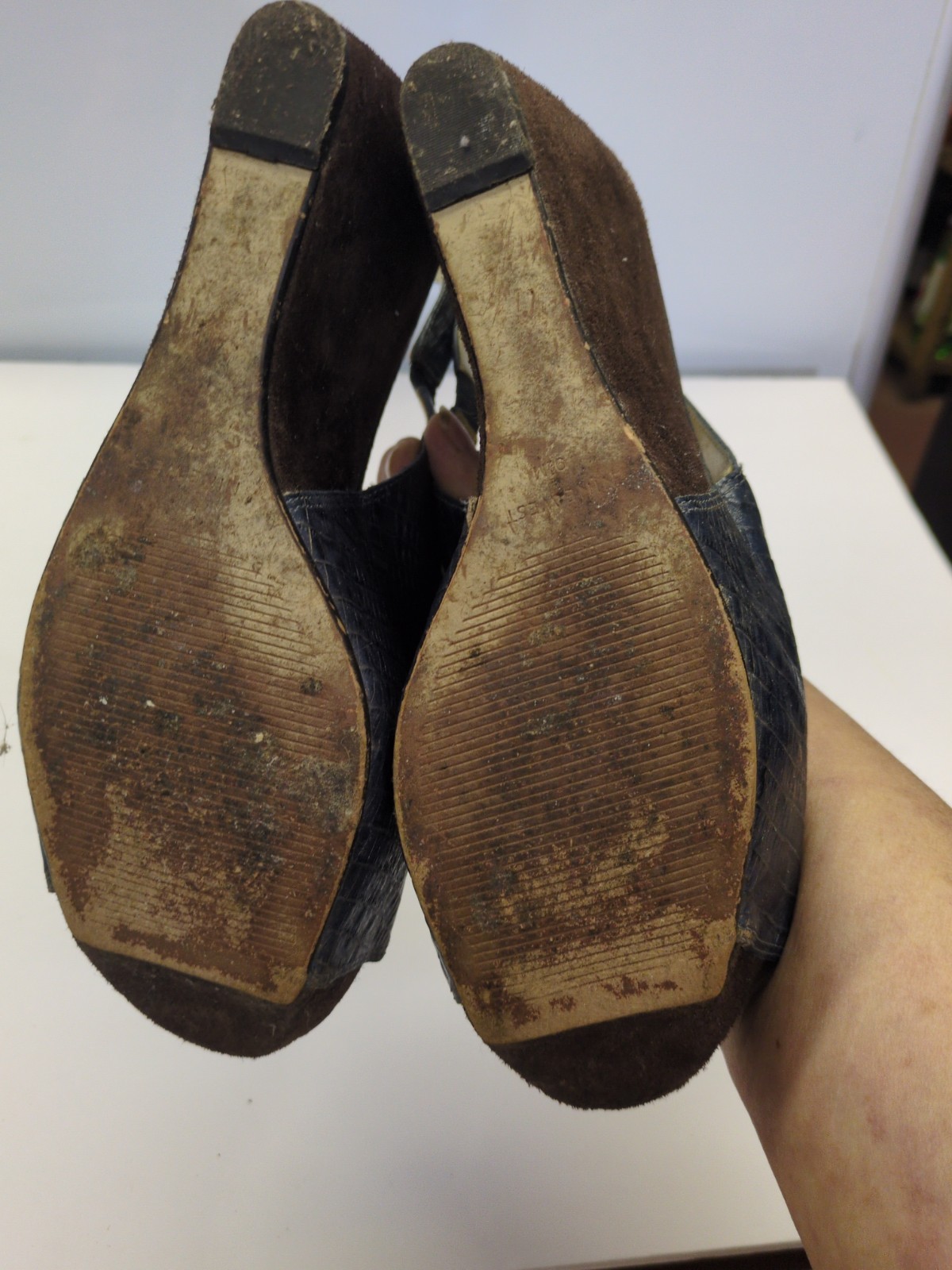Nine West 9.5M Blue Leather Snakeskin Upper w/Brown Suede Platform 4.25″ Wedge