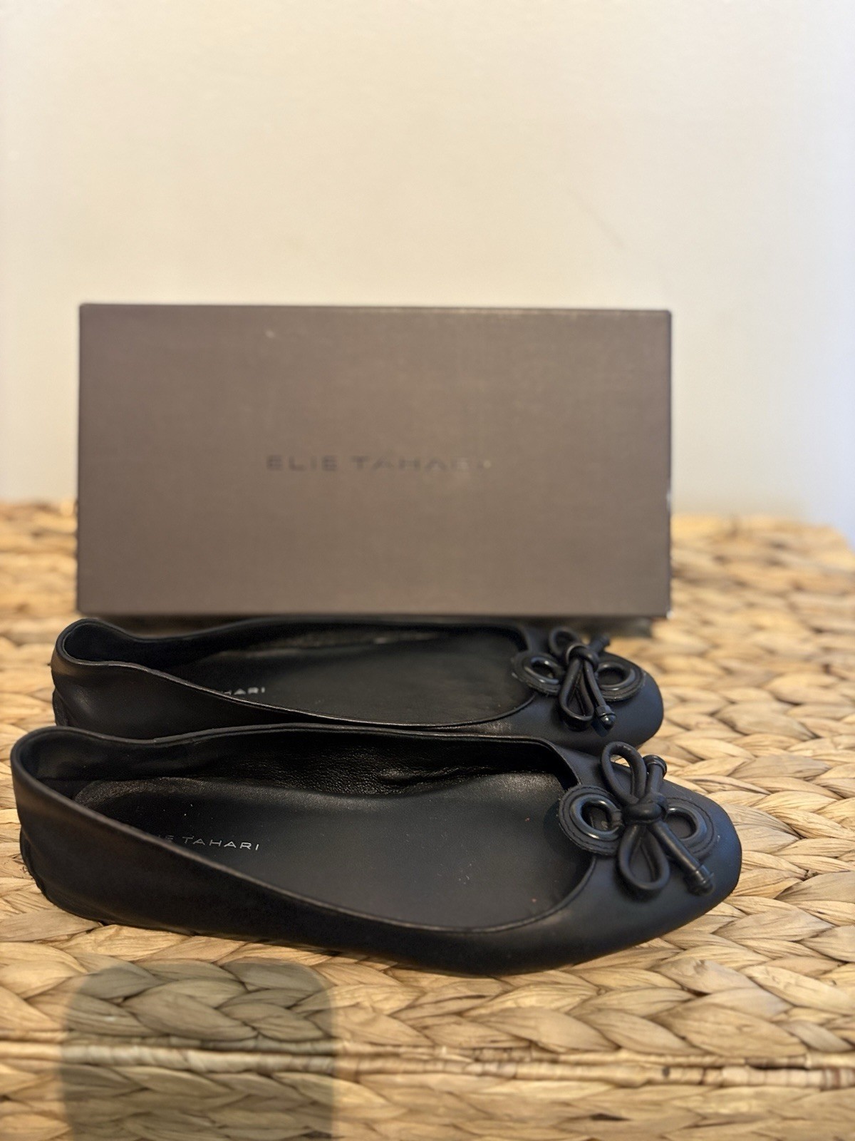 Elie Tahari Women’s Black Leather Slip-On Ballet Flats Bow Round Toe 8.5