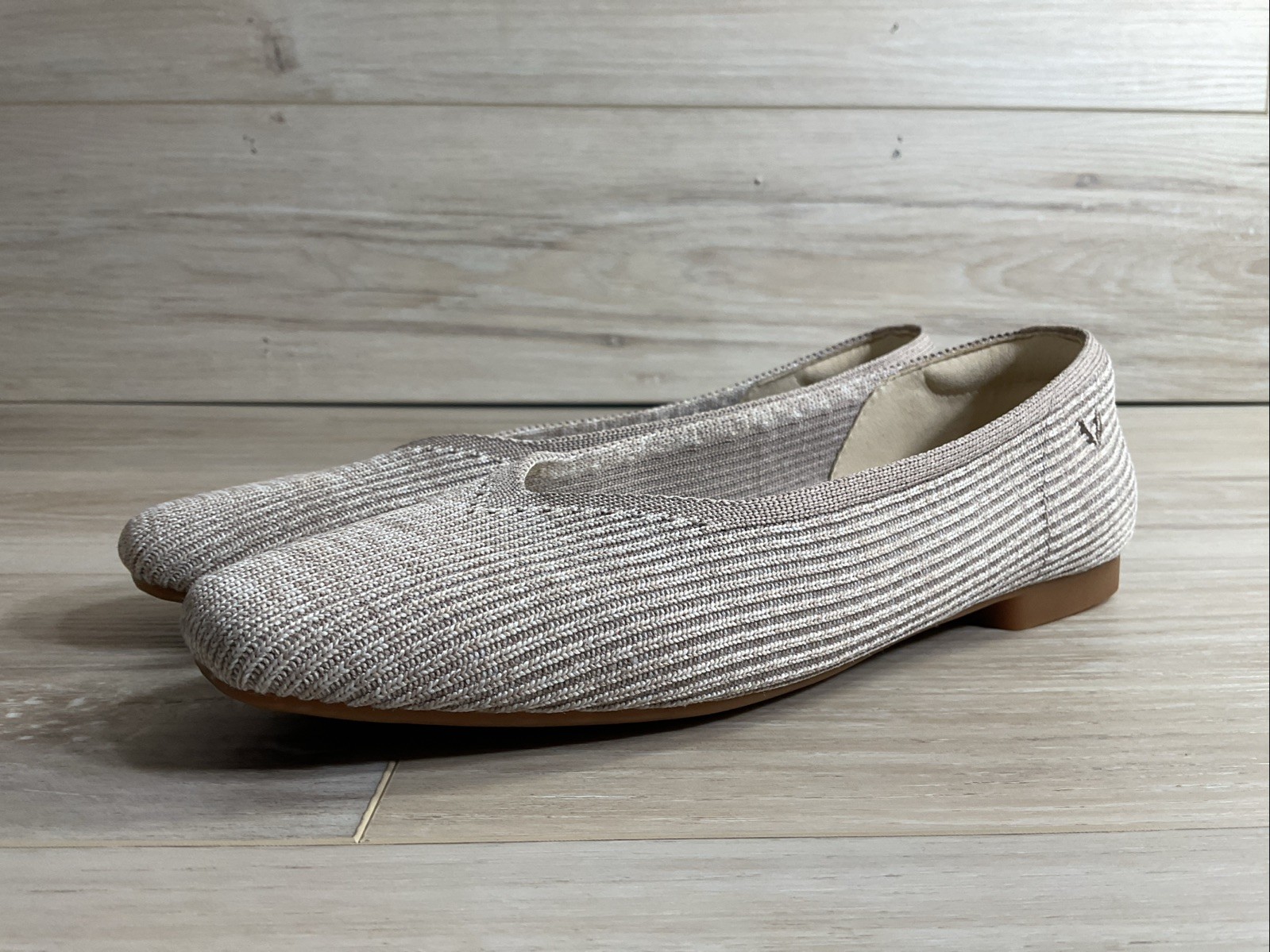 Vivaia Margot 2.0 Ballet Flats Sz 6.5 EU 37 Beige Ivory Square Toe V Cut Comfort