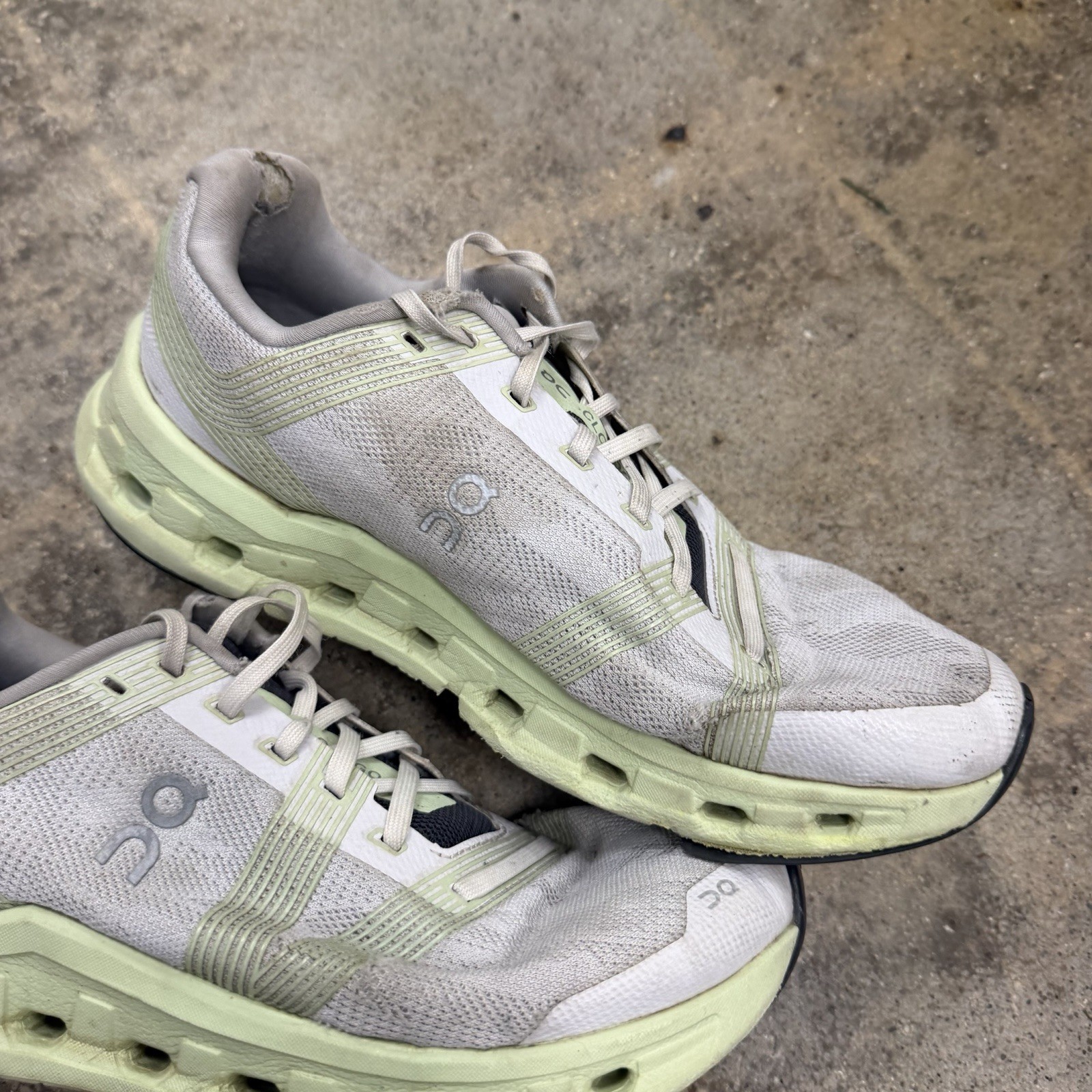 *HEAVY DISTRESS* On Cloudgo Gray Green Trainer Running Shoes Womens Size 8.5