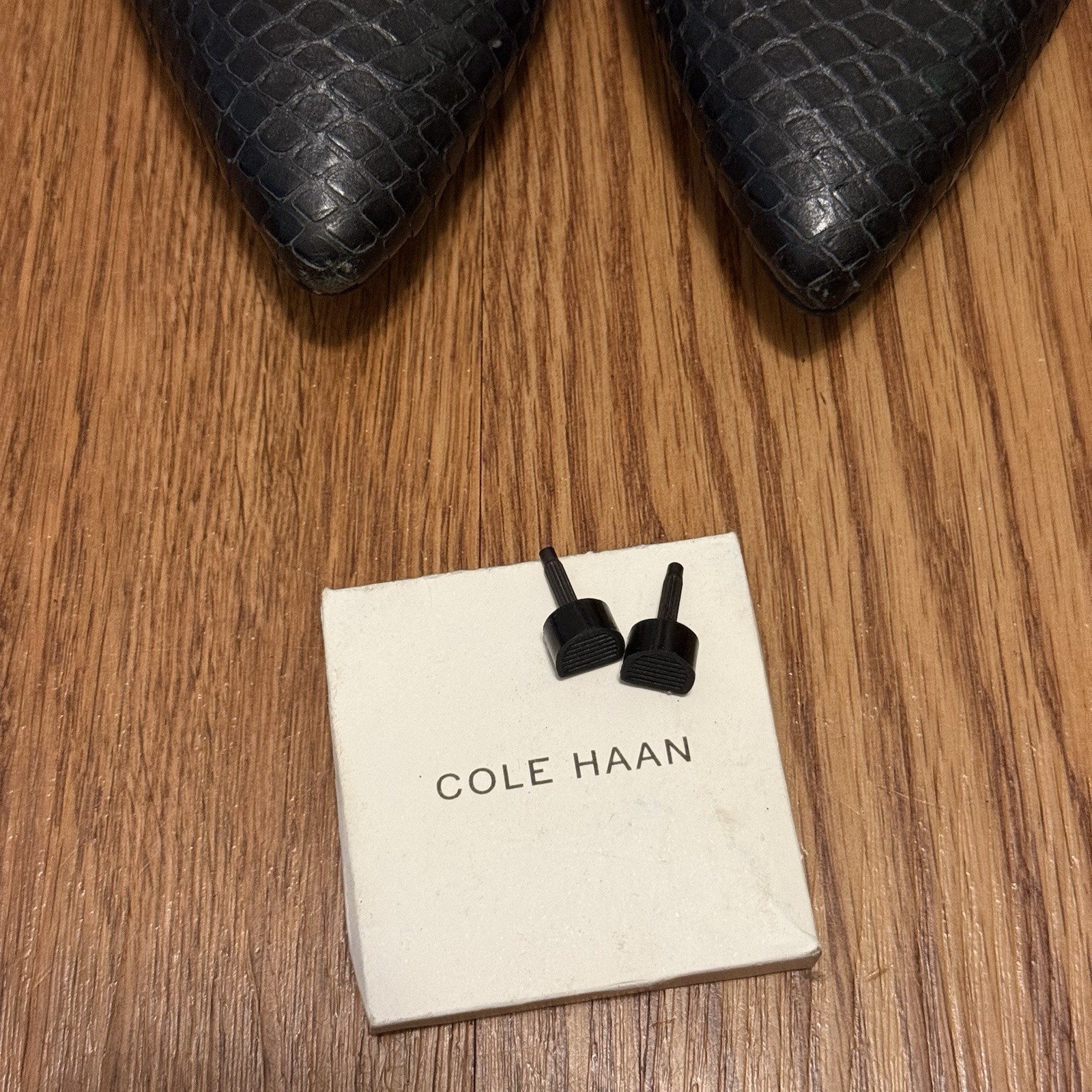 Cole Haan Faux Snakeskin/Lizard Textured Leather Pumps Kitten Heel Black Size 10