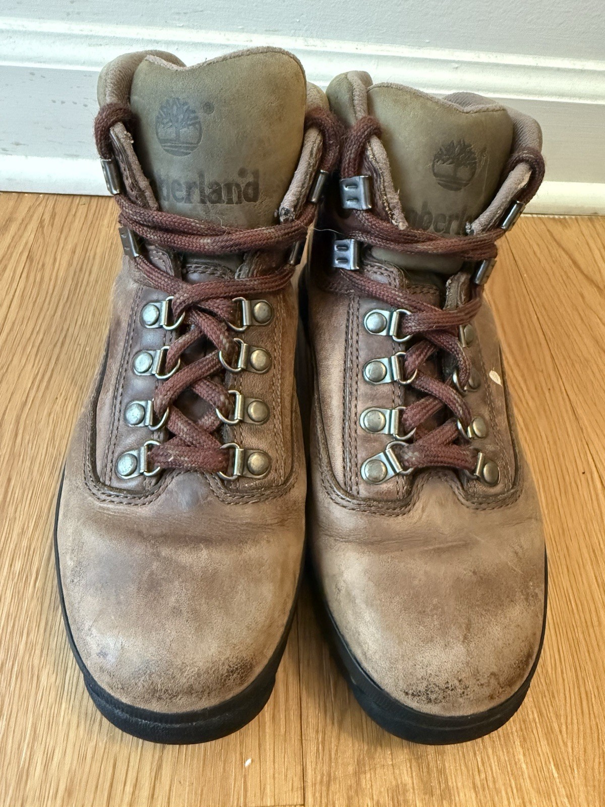 Timberland Brown Leather Hiking Trail Boots Womens Size 7.5 M (DAMAGED LACE)