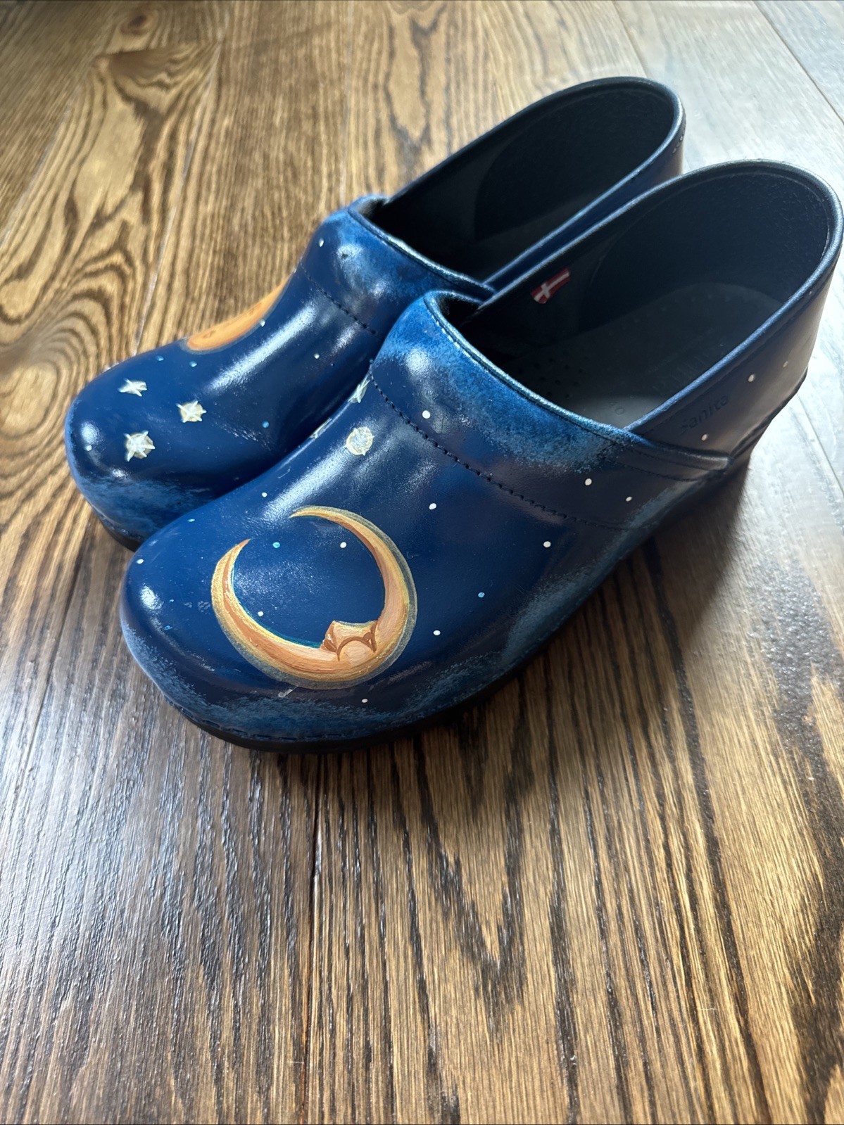 Sanita Moon Stars Hand Painted Danish Clogs Size 40 Blue Leather EUC